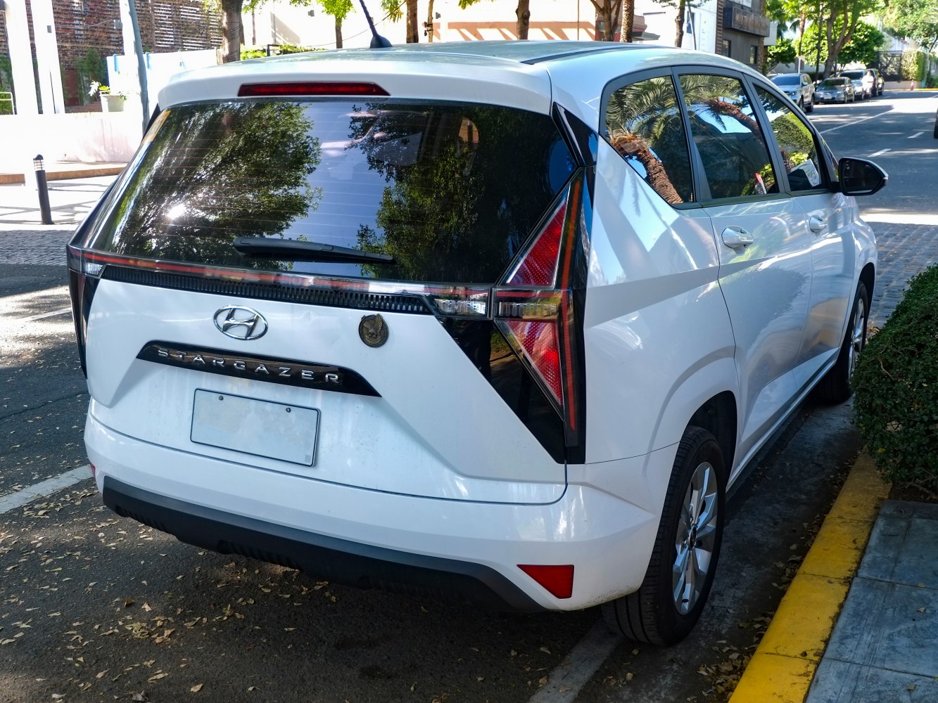 3/4 rear-right view