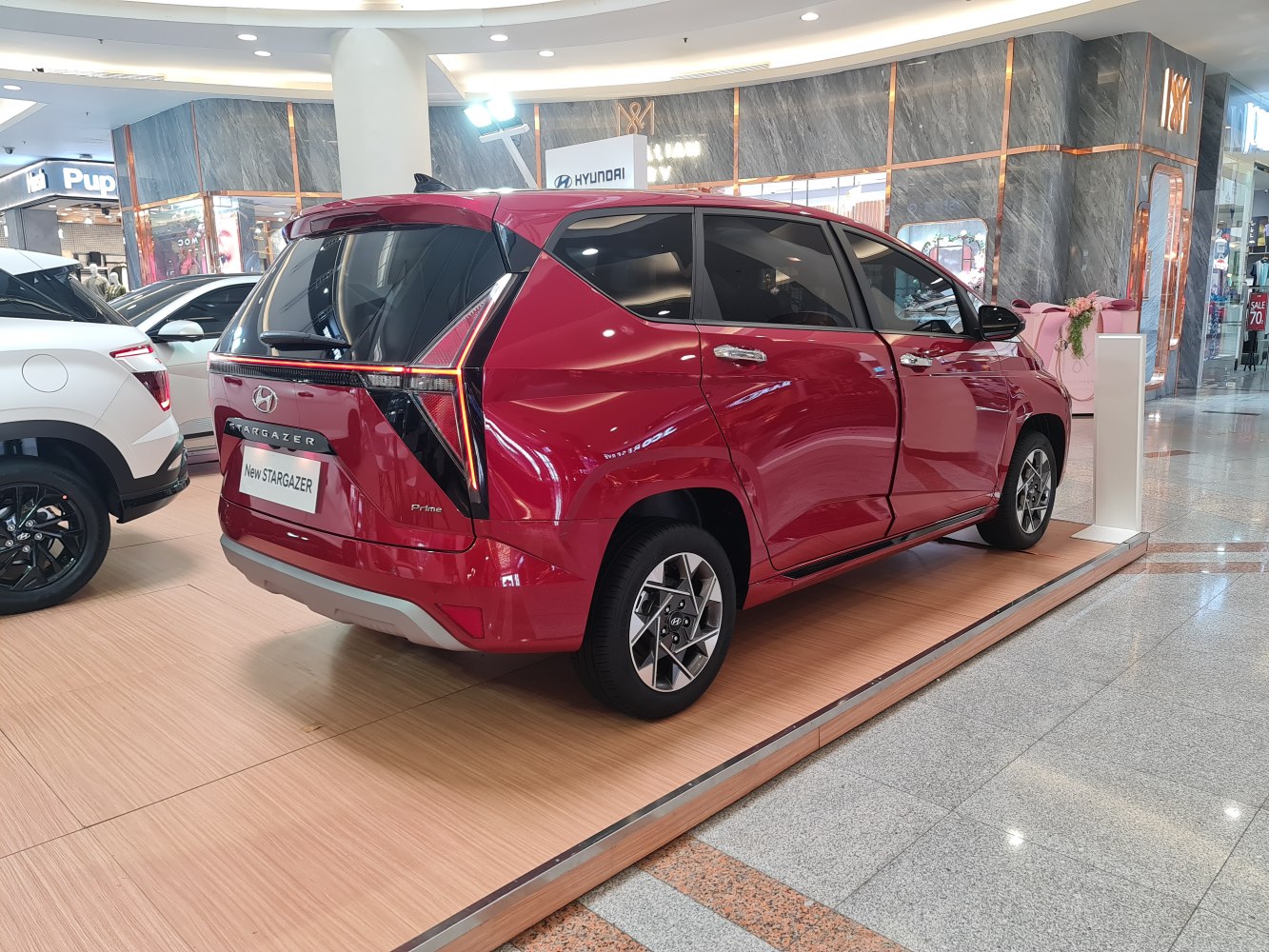 3/4 rear-right view