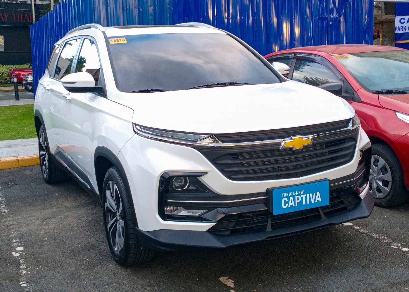 3/4 front-right view