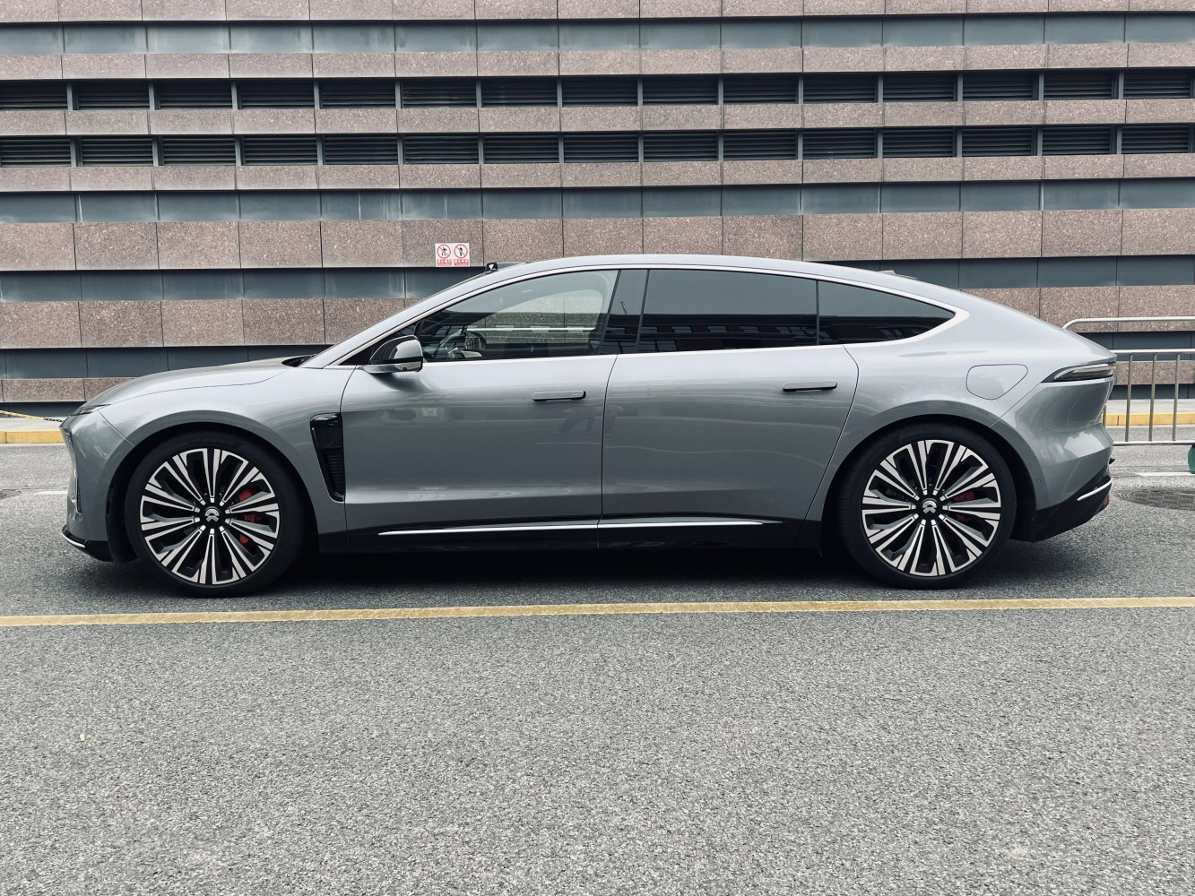 2025 NIO ET9 Side View Left