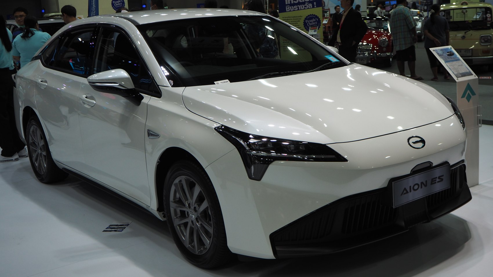 Aerodynamic front with distinctive LED headlights and modern styling