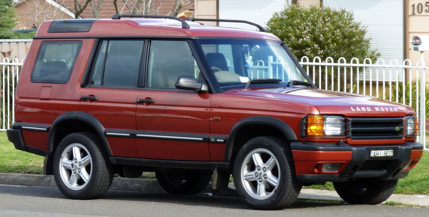 Side profile of a boxy SUV with off-road features