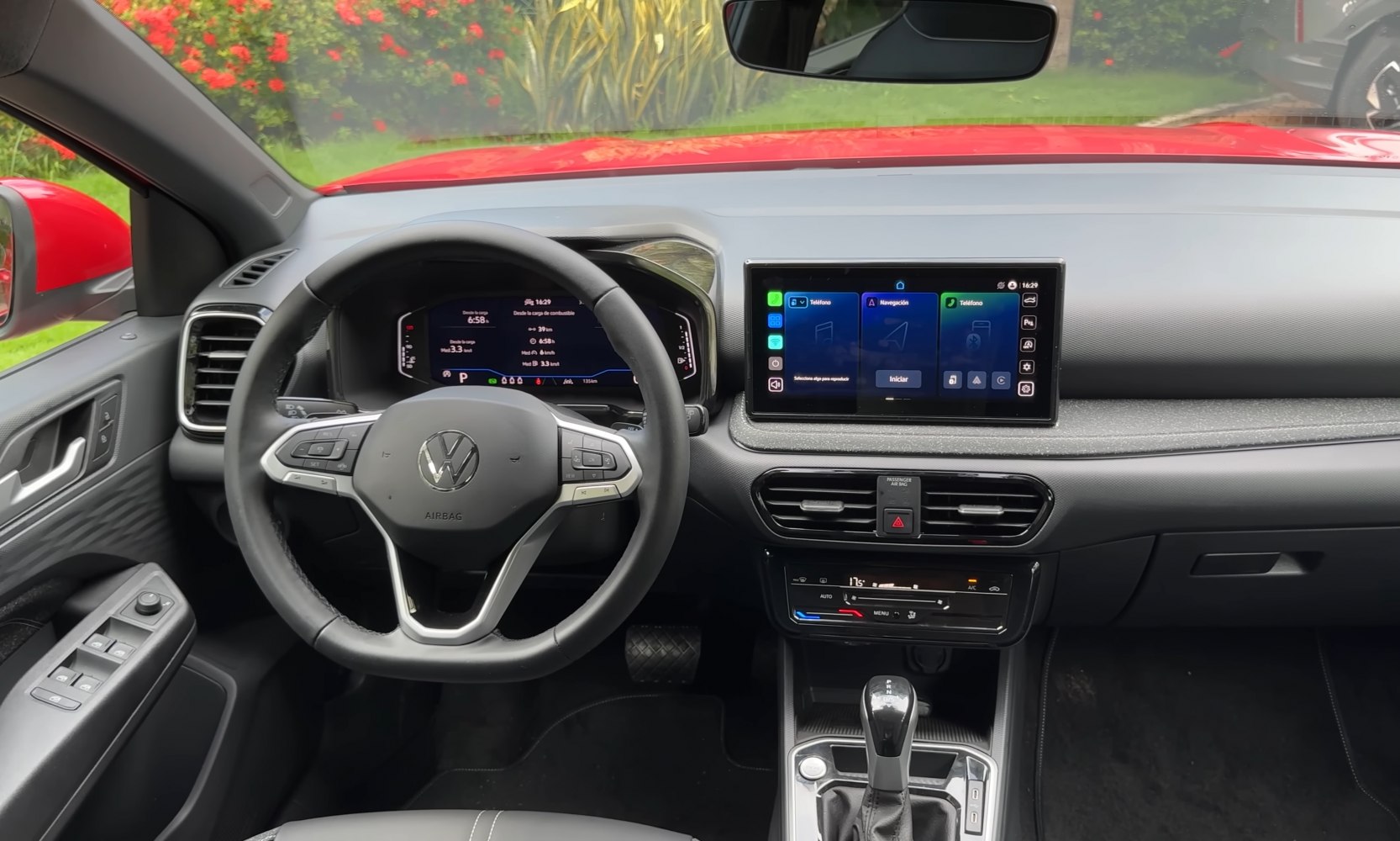 Digital instrument cluster and touchscreen infotainment console