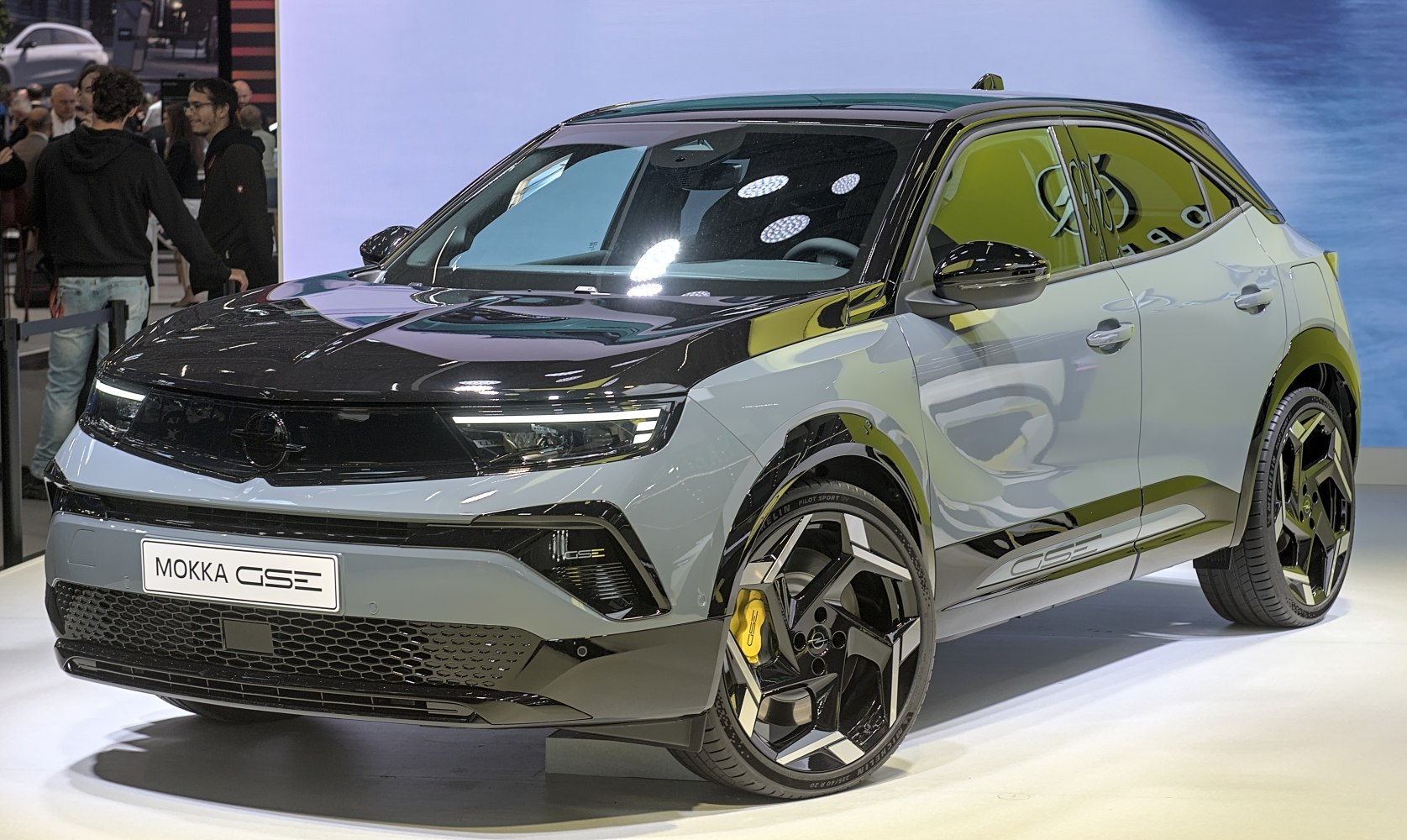 Front and side view of a modern compact SUV with LED headlights and alloy wheels