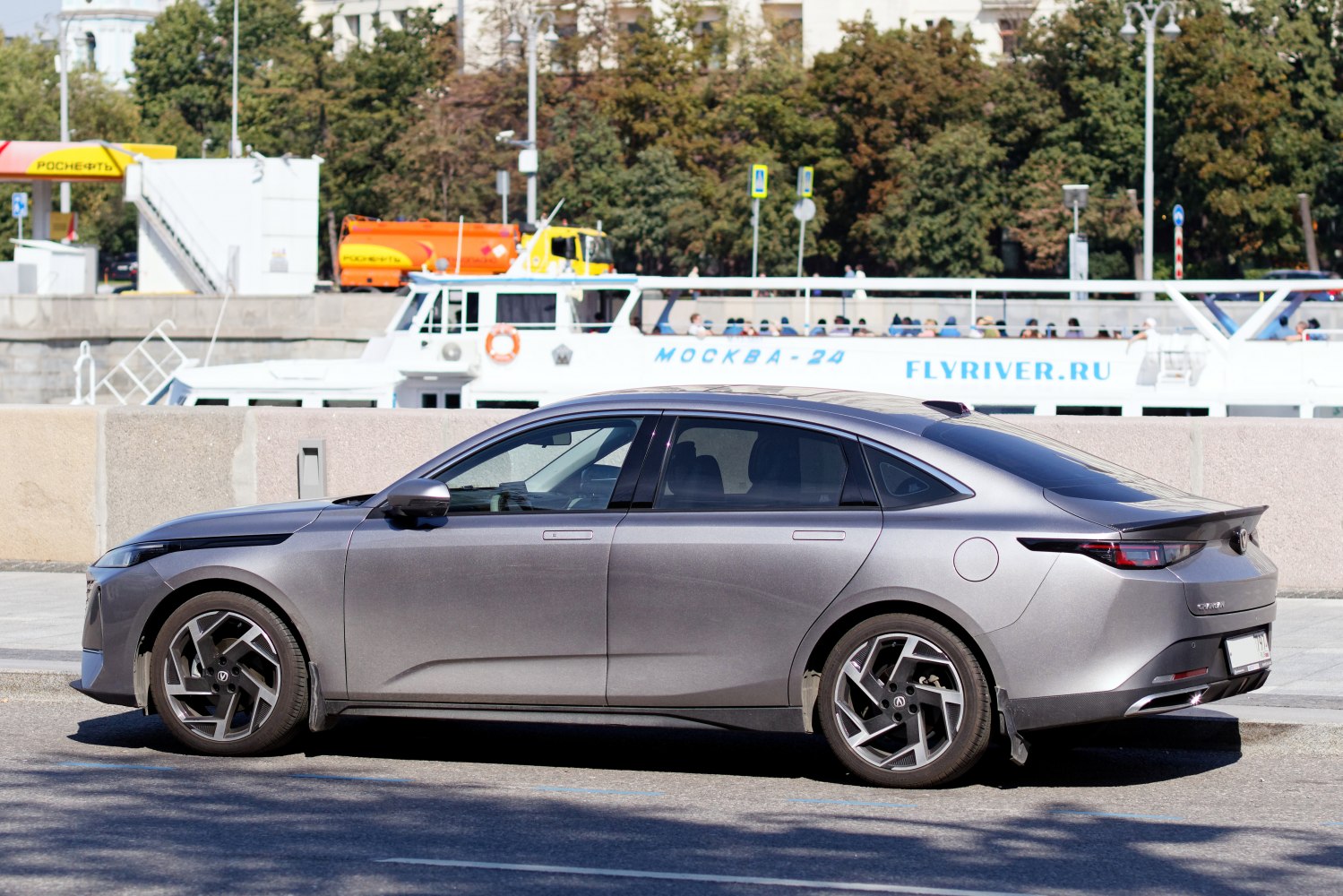 2023 ChangAn Lamore Side View Left