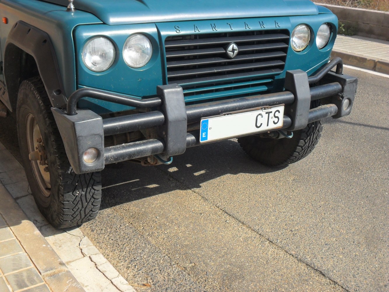 2004 Santana PS-10 SW Front View