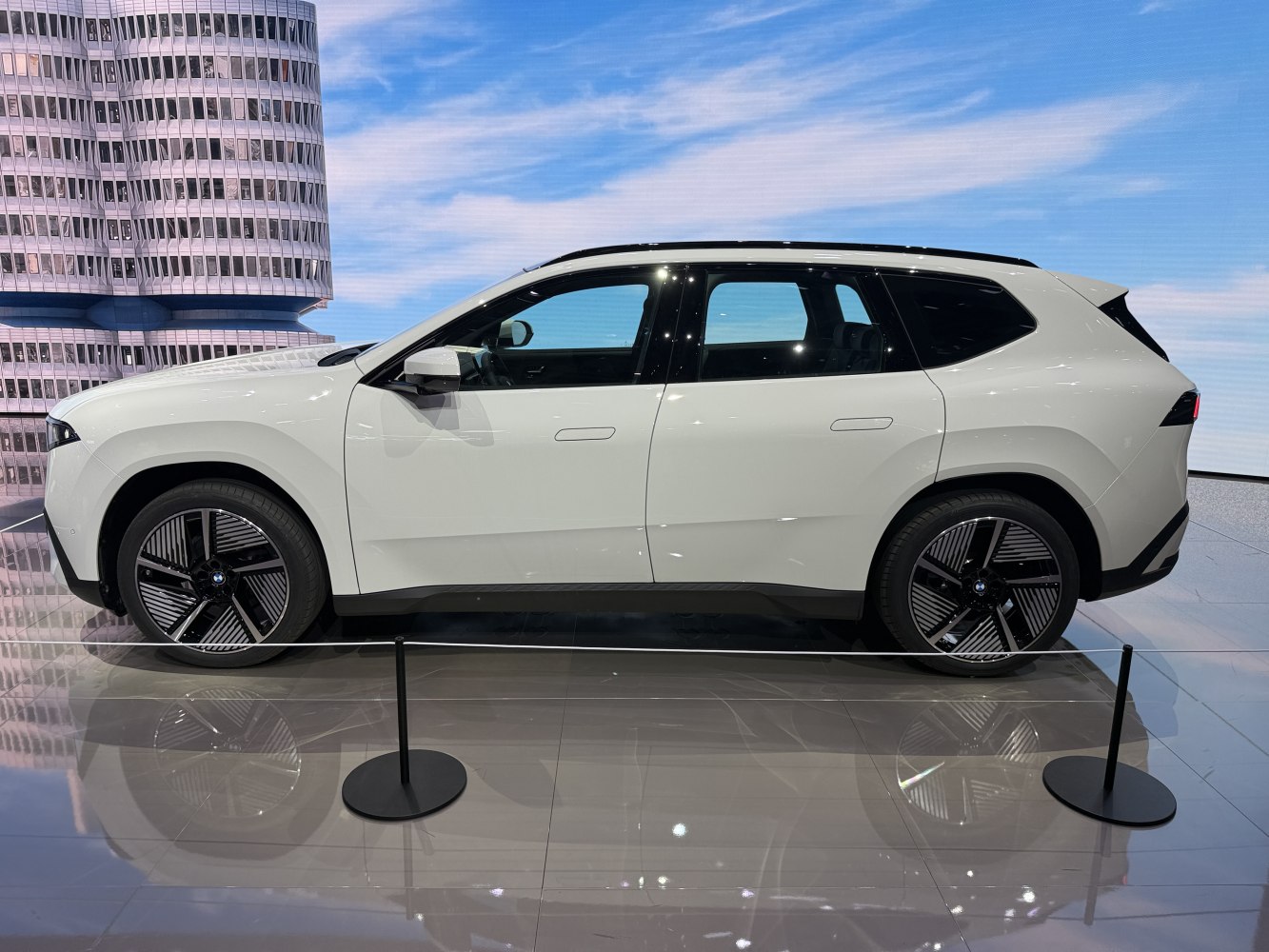 Sleek SUV side profile with modern alloy wheels