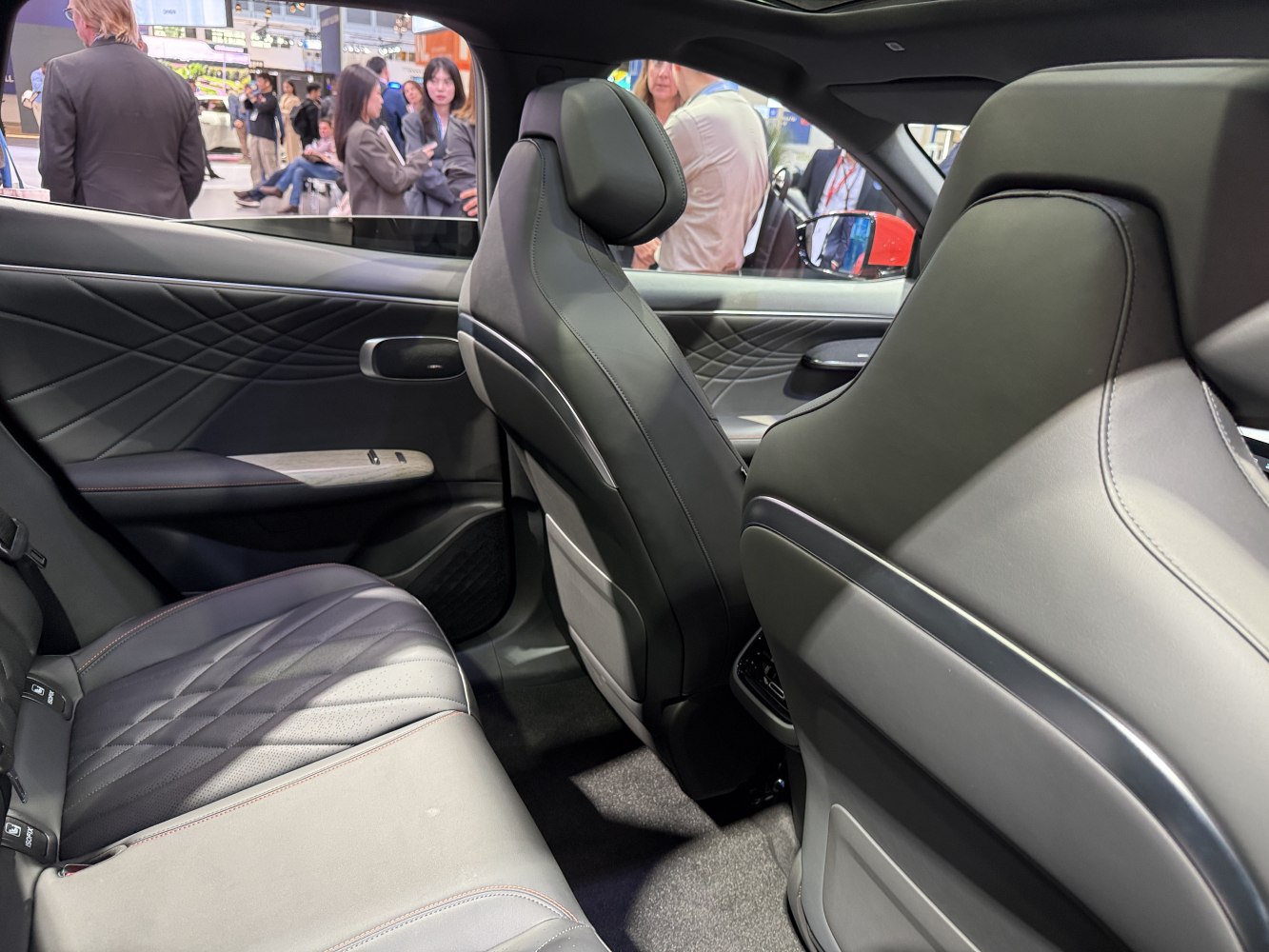 Quilted leather rear seats and door panels with modern design