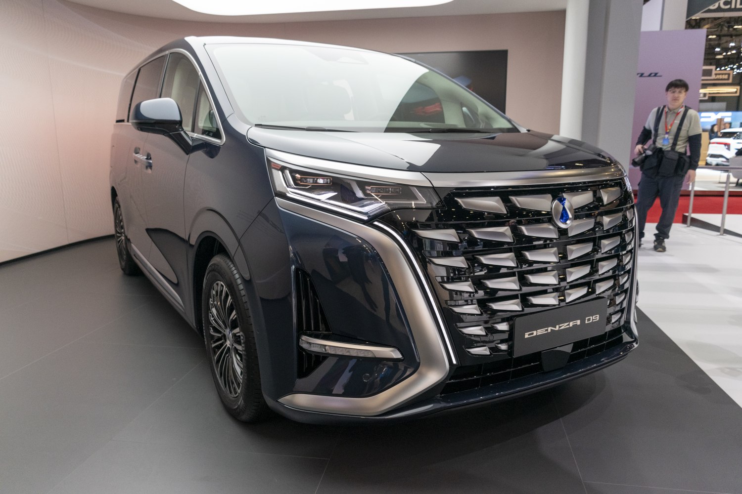 Front grille and angular LED headlight with chrome accents