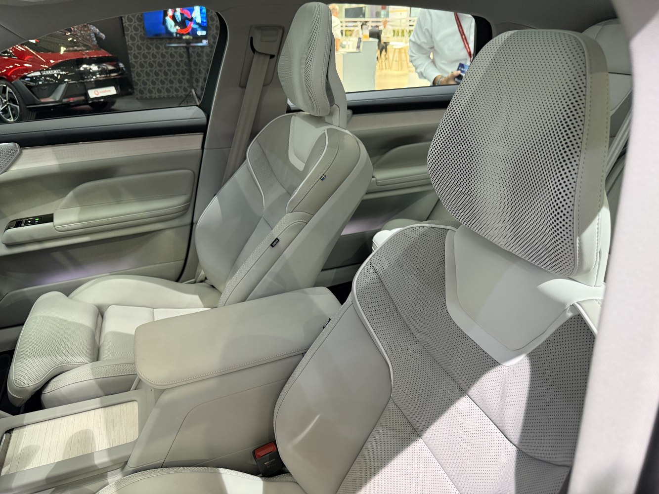 Perforated leather front seats with advanced ergonomic design