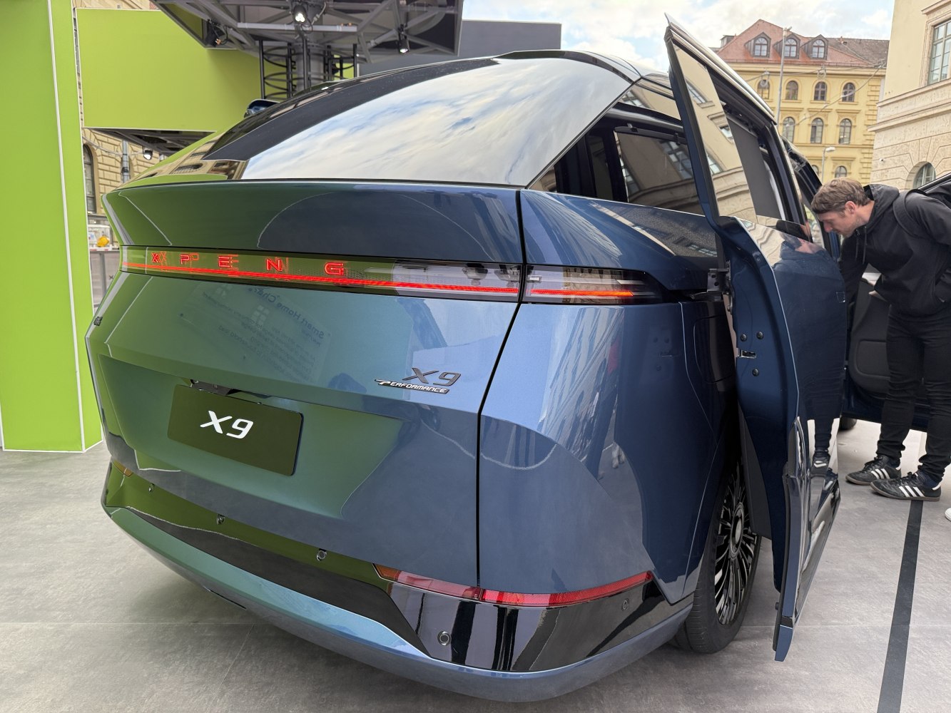 Rear view with LED light strip and aerodynamic shape