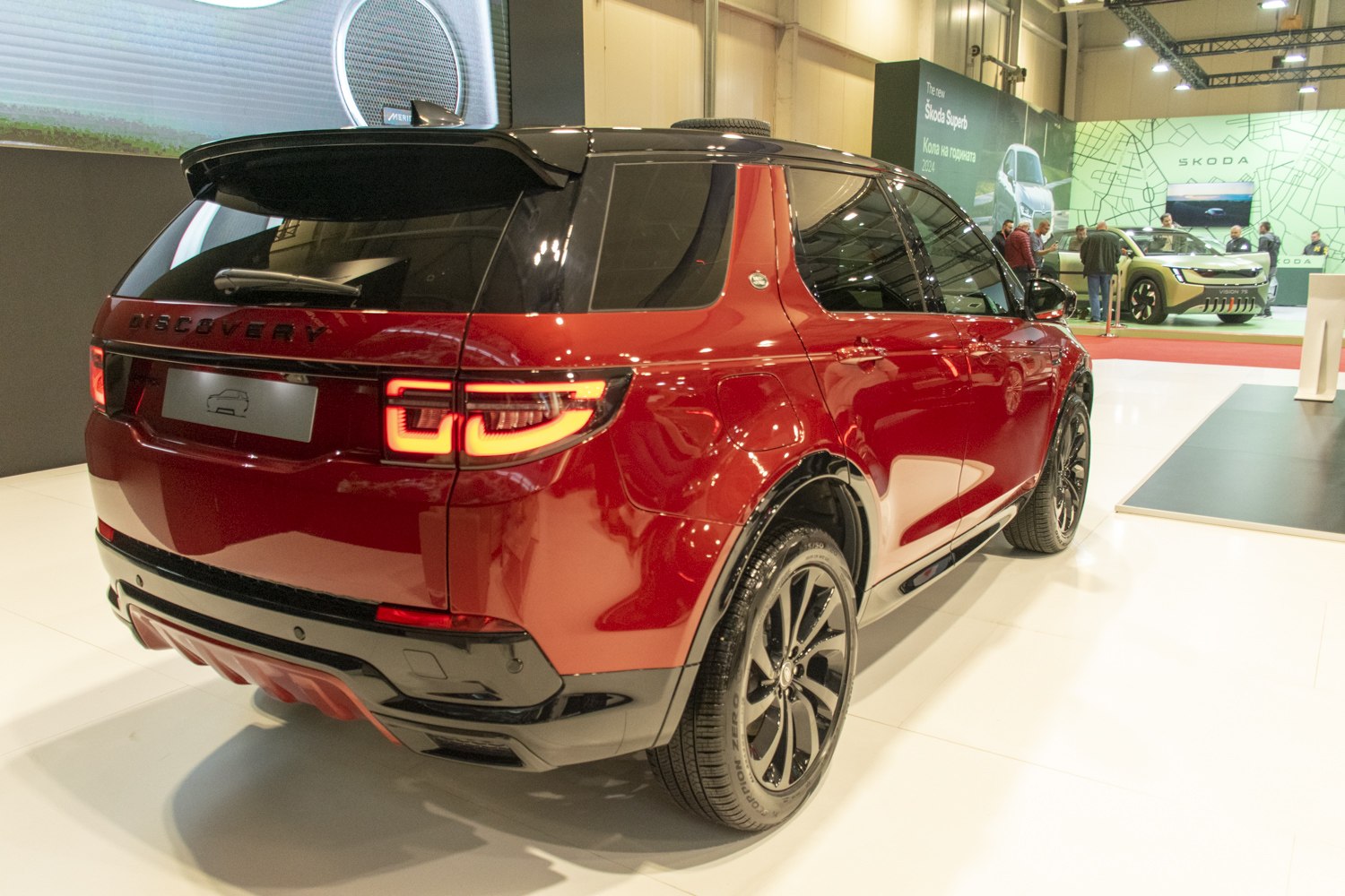 2019 SUV rear view with distinctive taillights and black roof