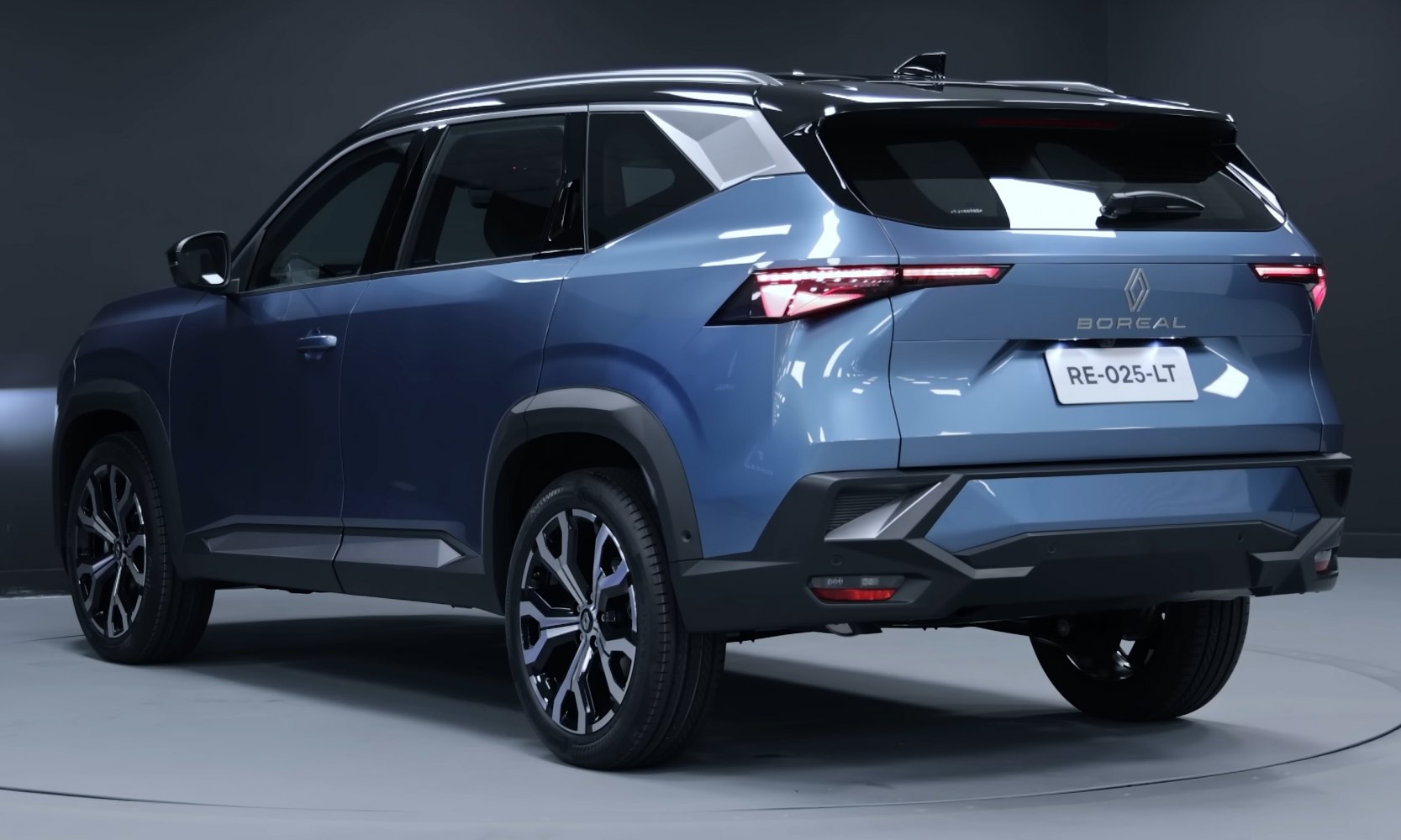 Rear side view with LED taillights and angular rear design