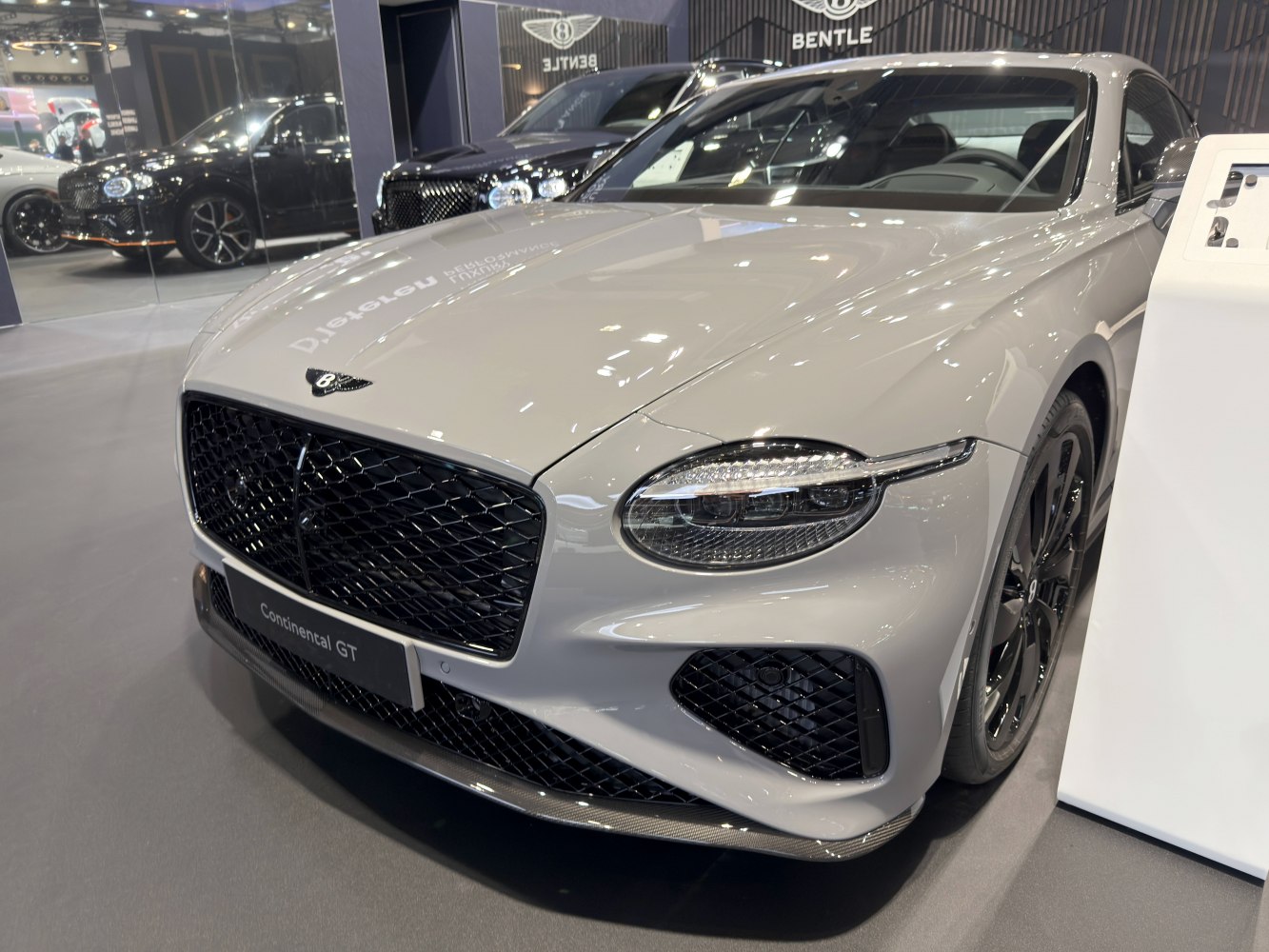Front grille and LED headlight design of a luxury grand tourer