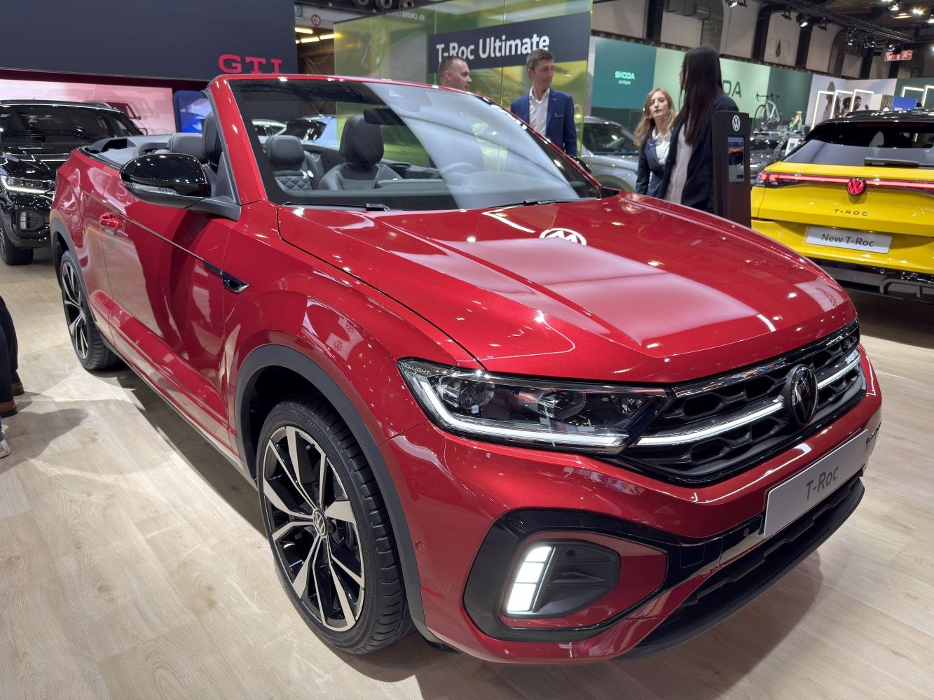 Convertible SUV with LED headlights and sporty wheels