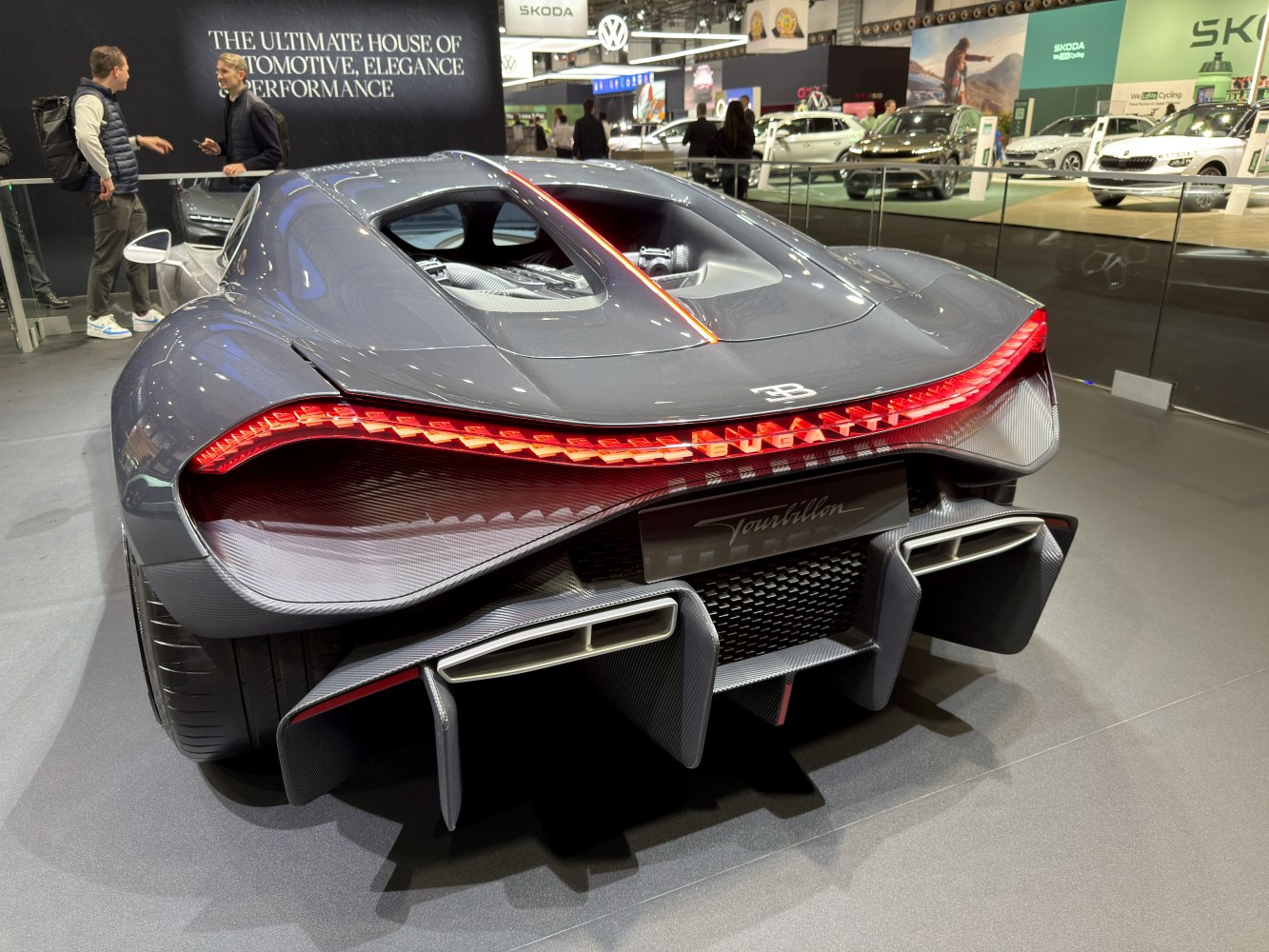 Rear view with futuristic lights and aerodynamic diffuser