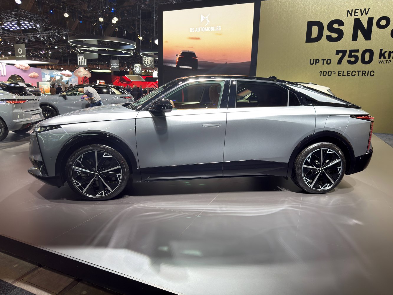 2025 DS N&deg;8 Side View Left