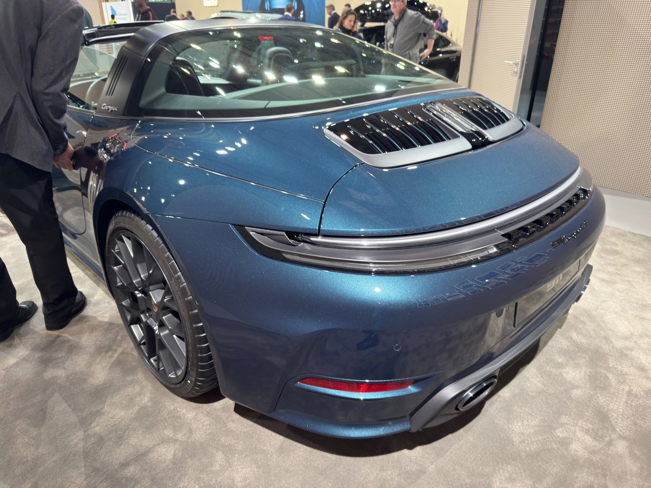 Rear view with Targa roof and modern rear lights