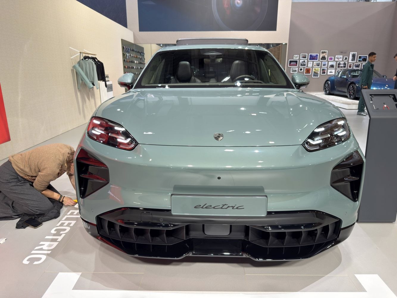 2026 Porsche Cayenne IV Electric 2026 Porsche Cayenne IV Electric Front View