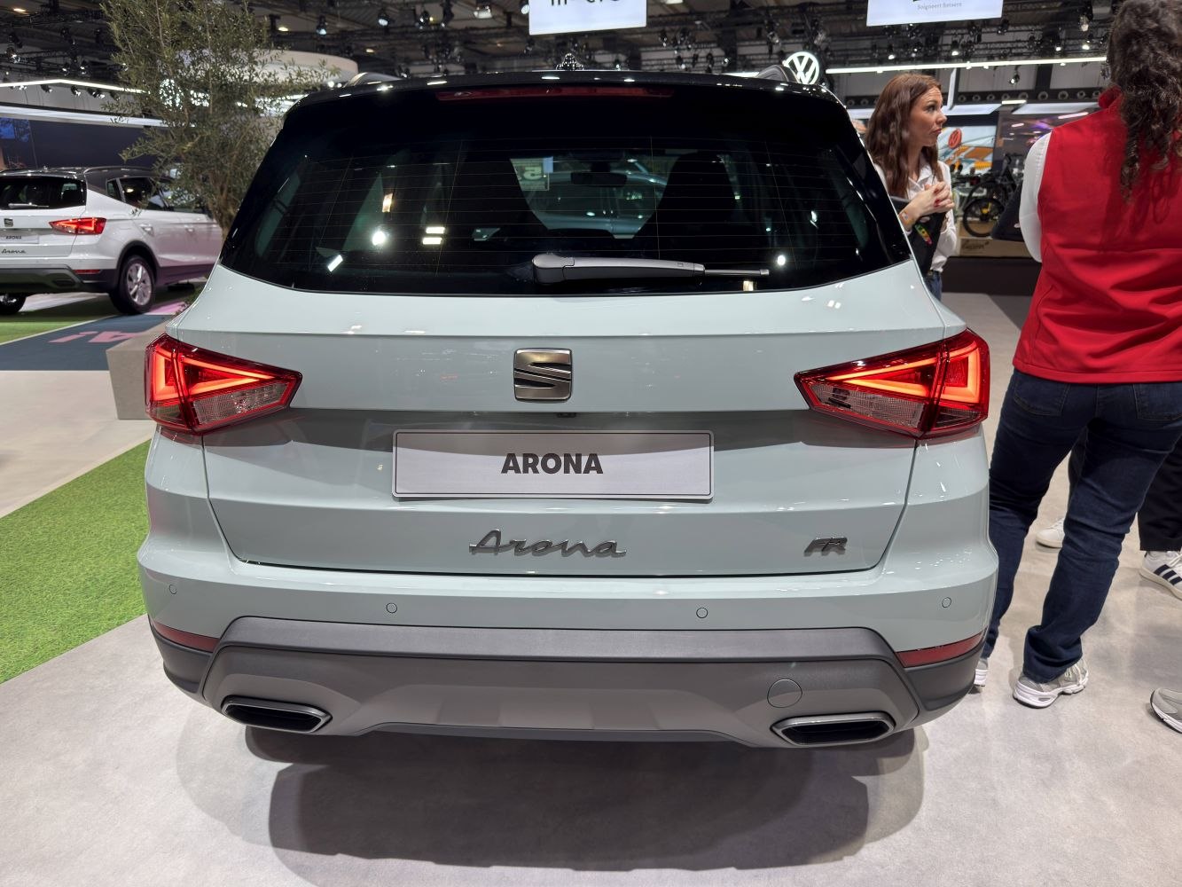 Rear LED taillights and dual exhaust outlets of facelifted SUV.