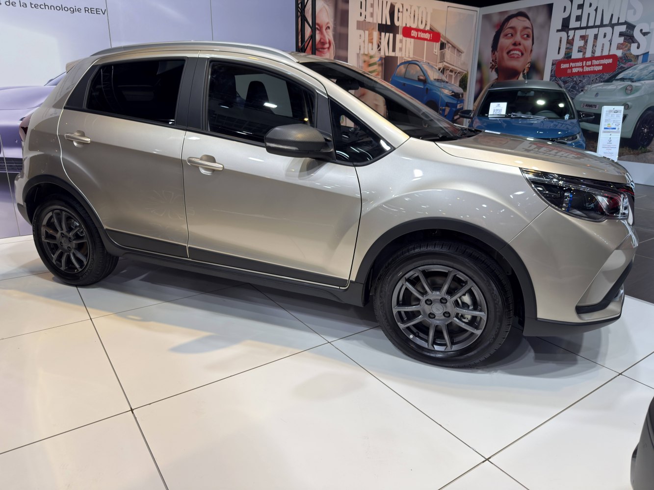 Side profile of a compact crossover SUV with alloy wheels