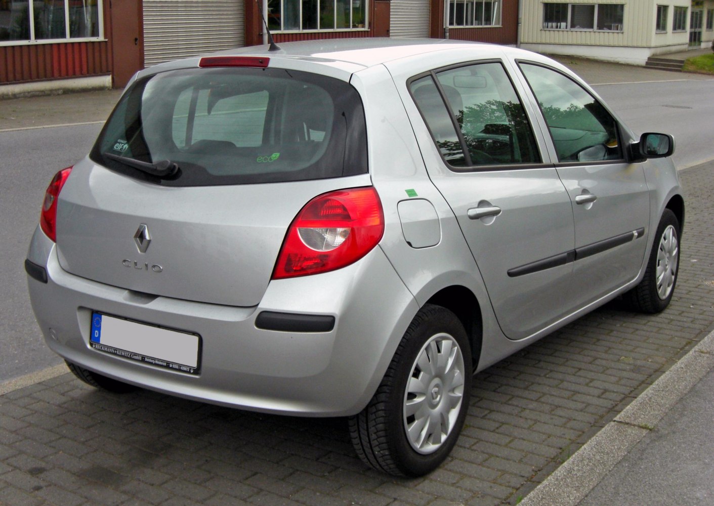 Rear and side view of a 5-door hatchback with rounded rear design