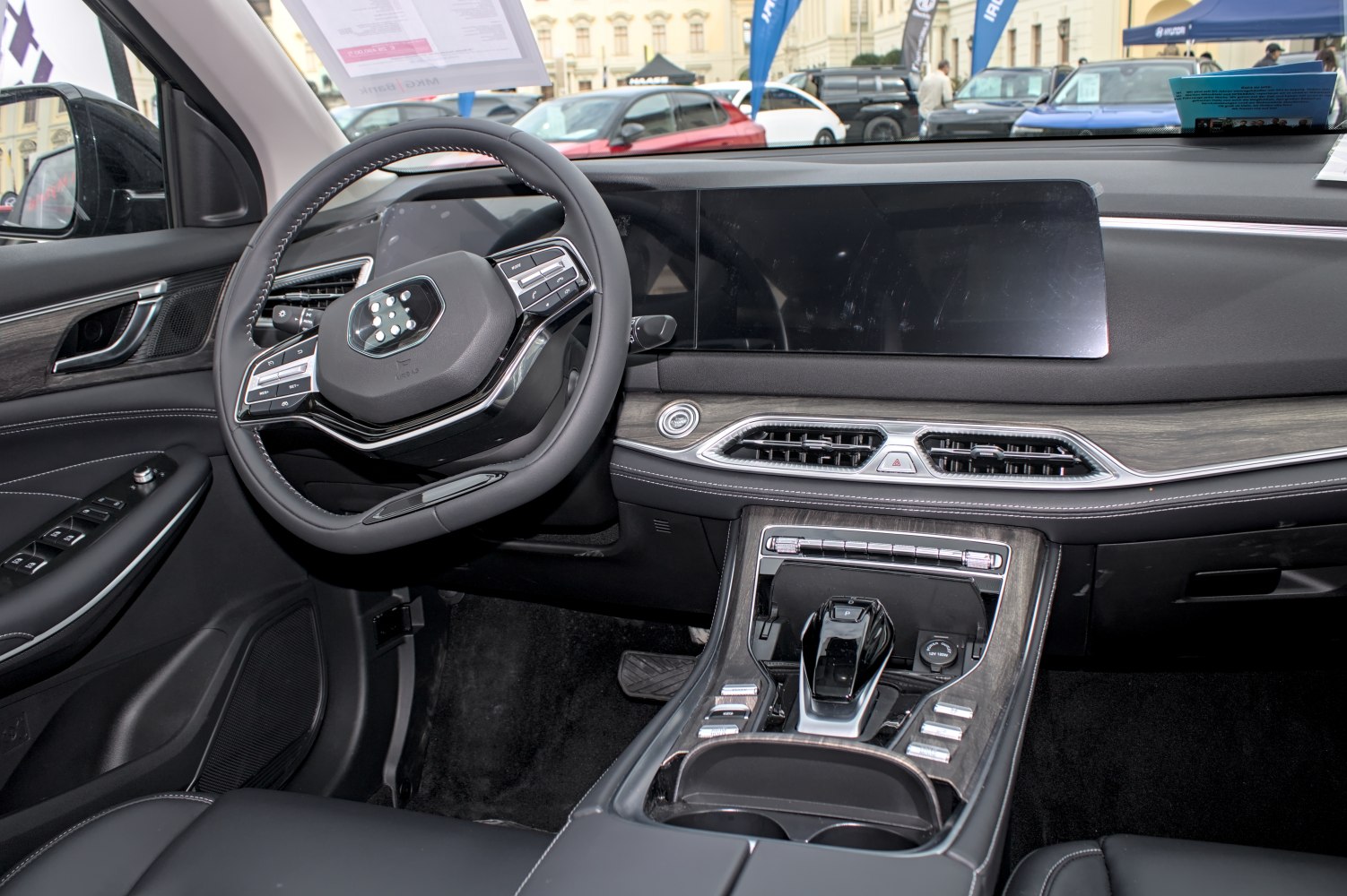 Digital touchscreen dashboard and central console with gear shifter