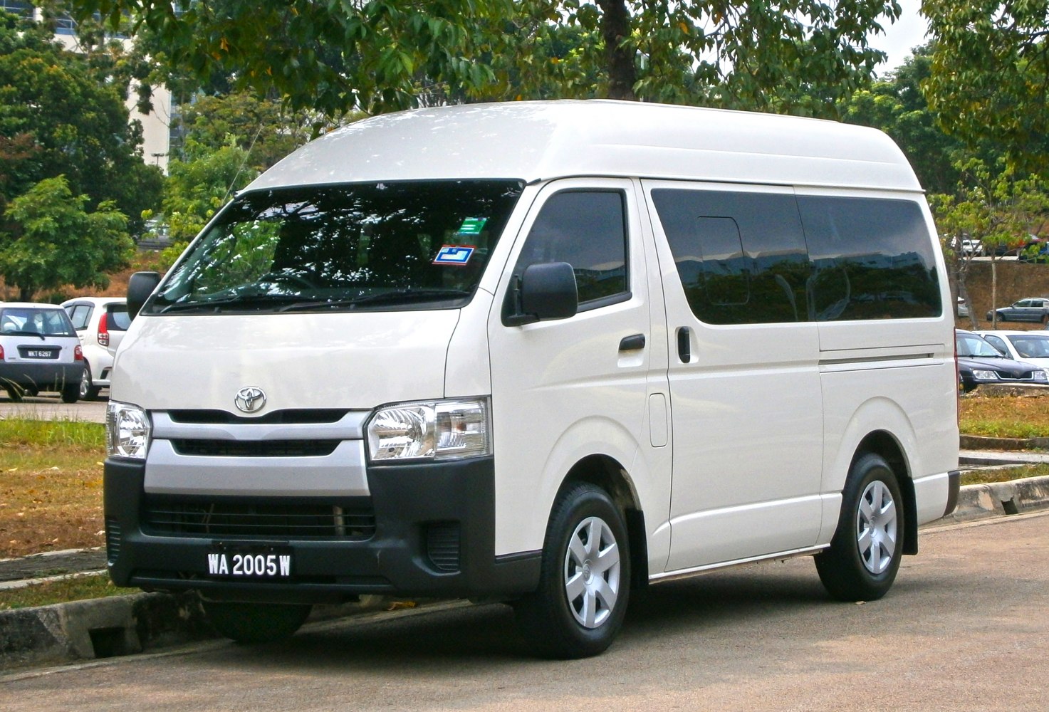 2013 Toyota HiAce V (H200, facelift 2013) Van Long 4 Door