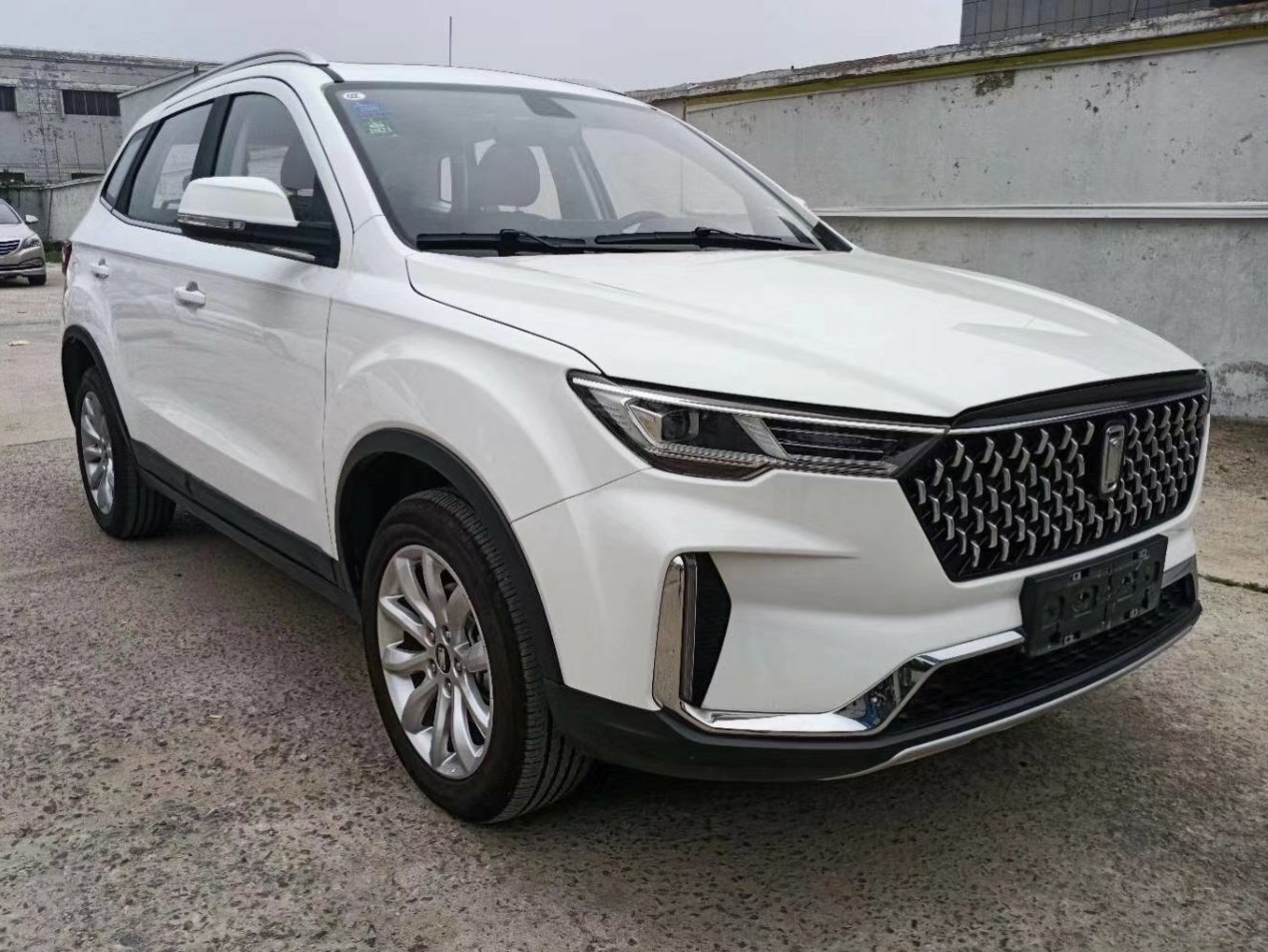2021 Bestune T33