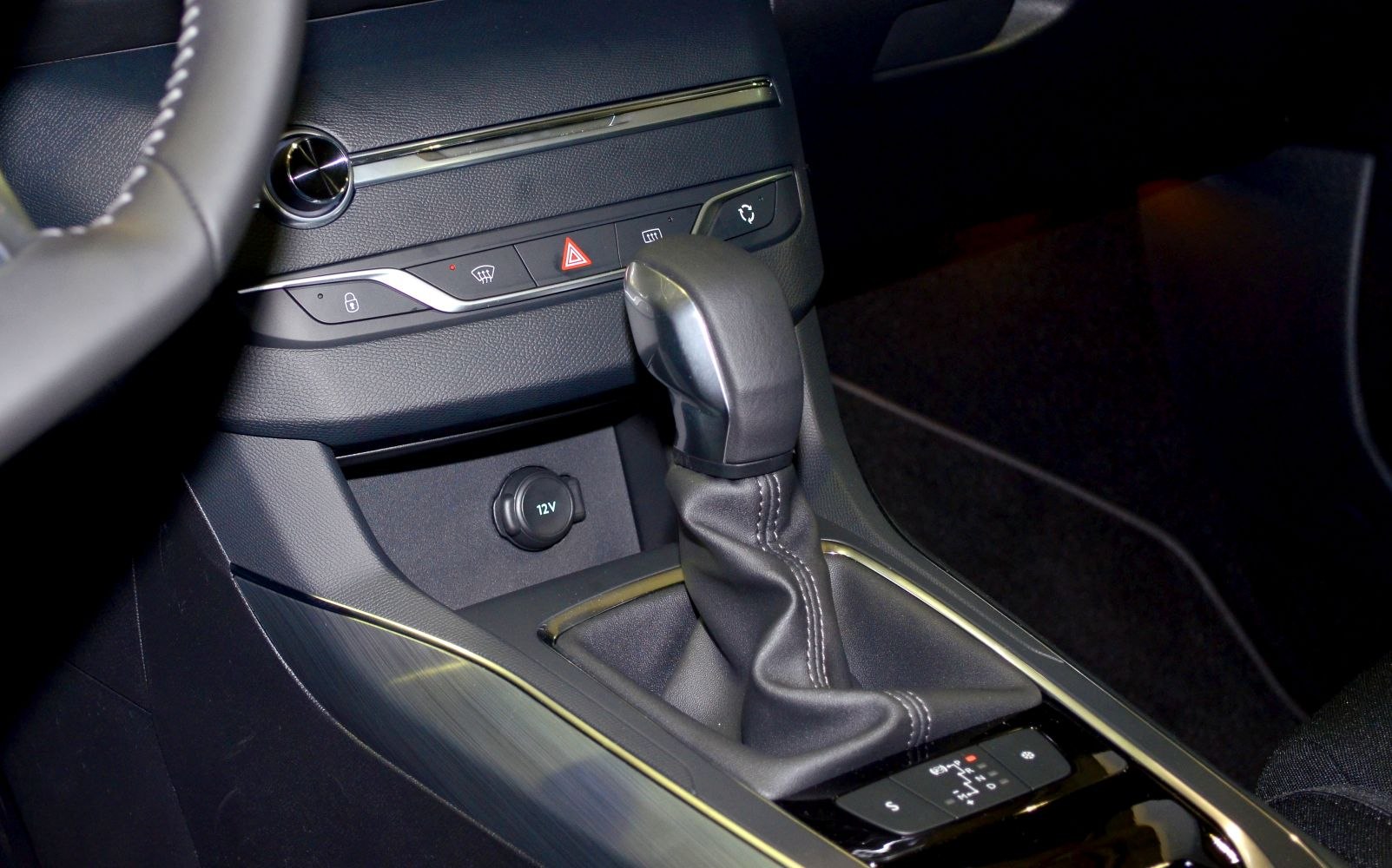 Automatic gear shift lever with dashboard control buttons and 12V socket
