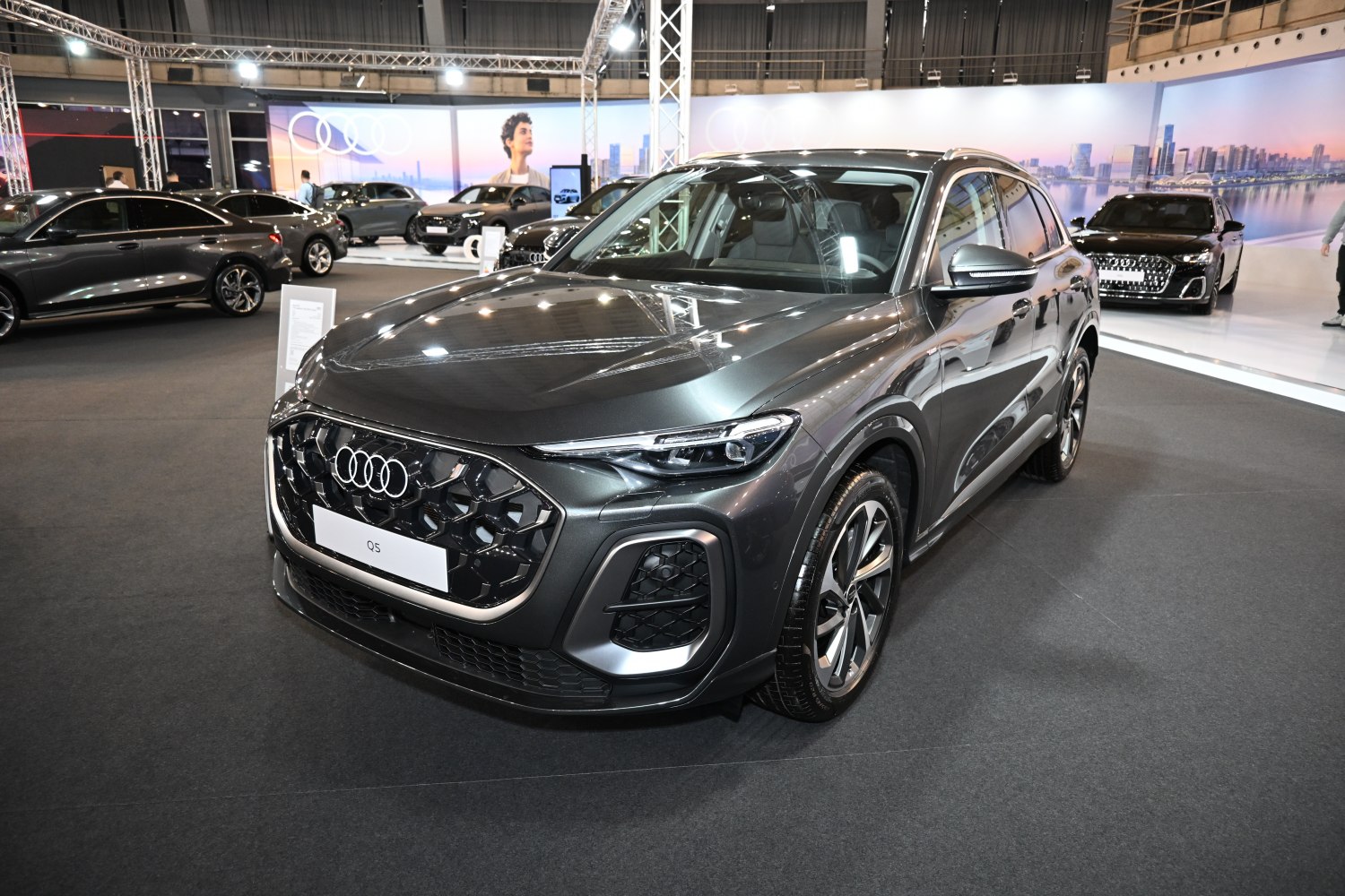 Distinctive front grille with sleek LED headlights
