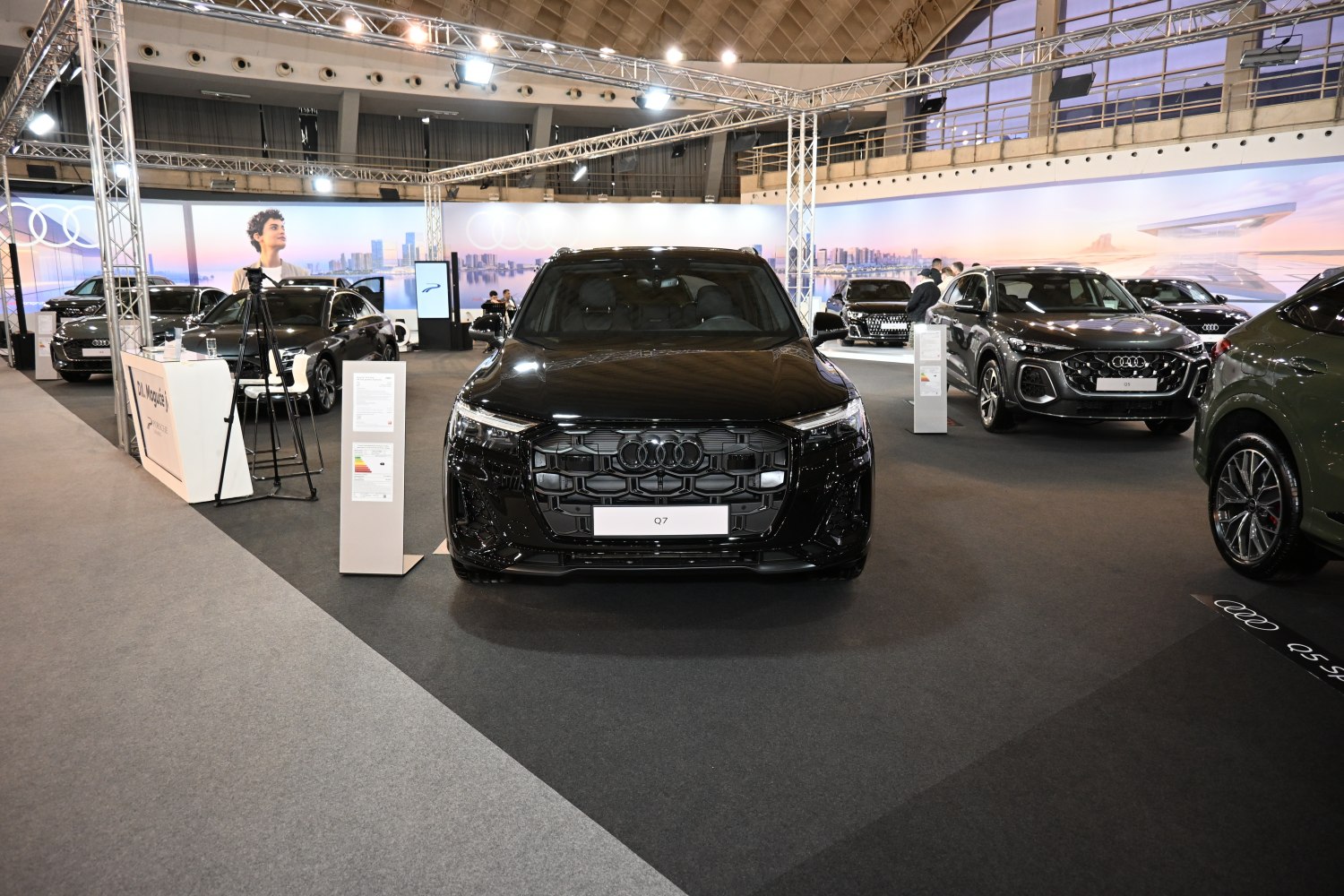 2025 Audi Q7 II 2025 Audi Q7 II Front View