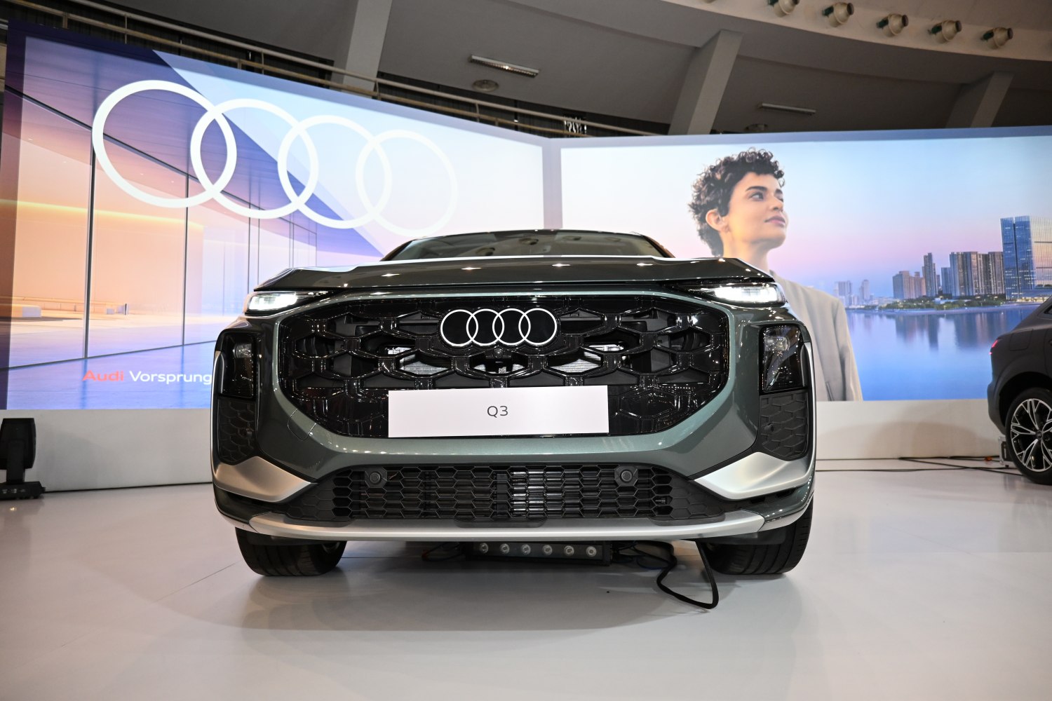 Large honeycomb grille with LED headlights front view
