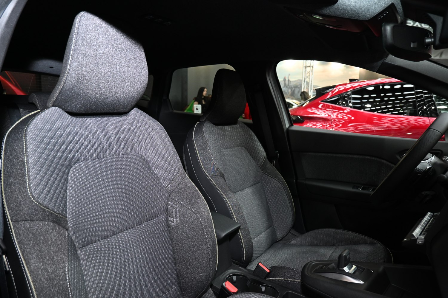 Fabric-upholstered front car seats with modern design
