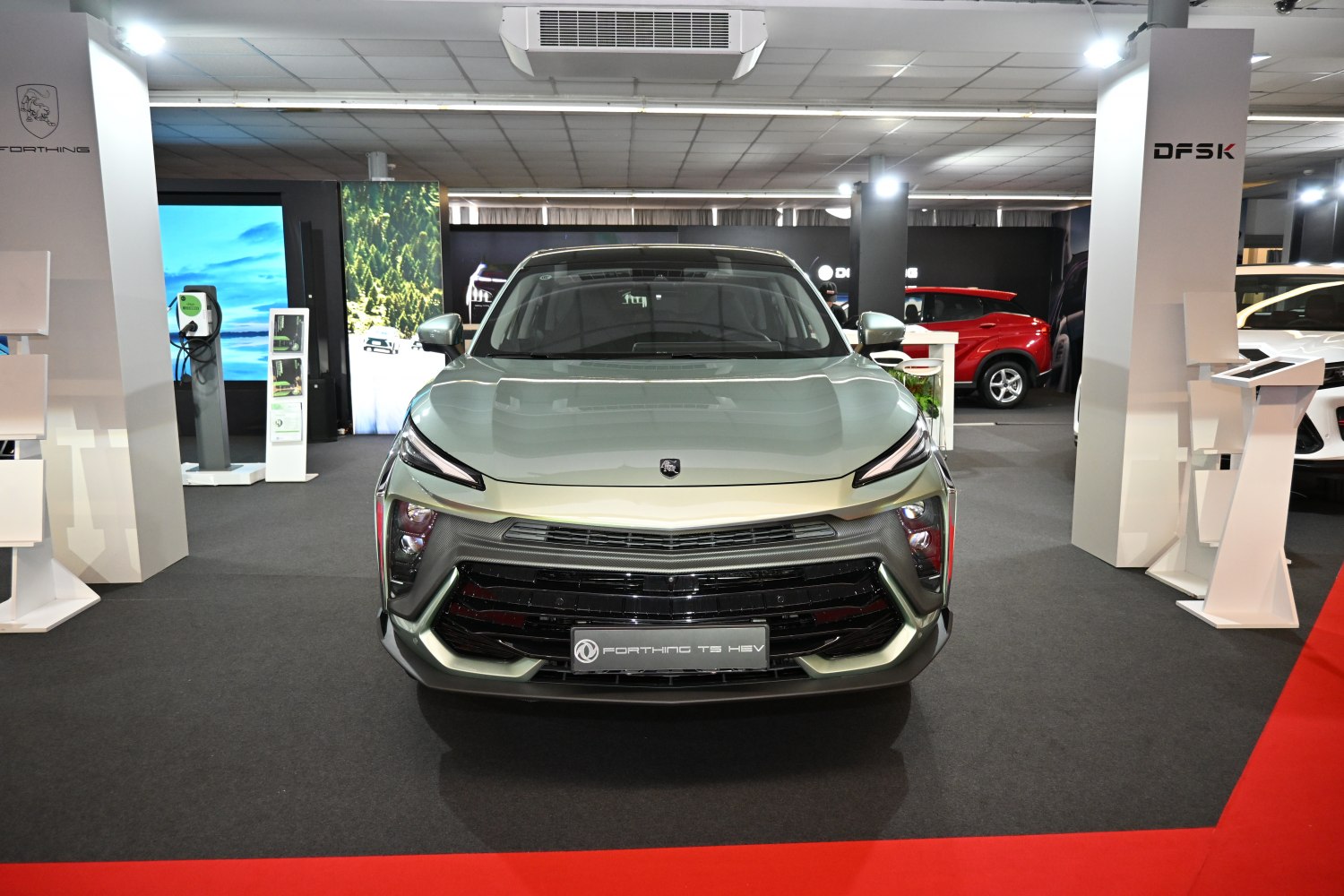 Front view with distinctive grille and LED headlights
