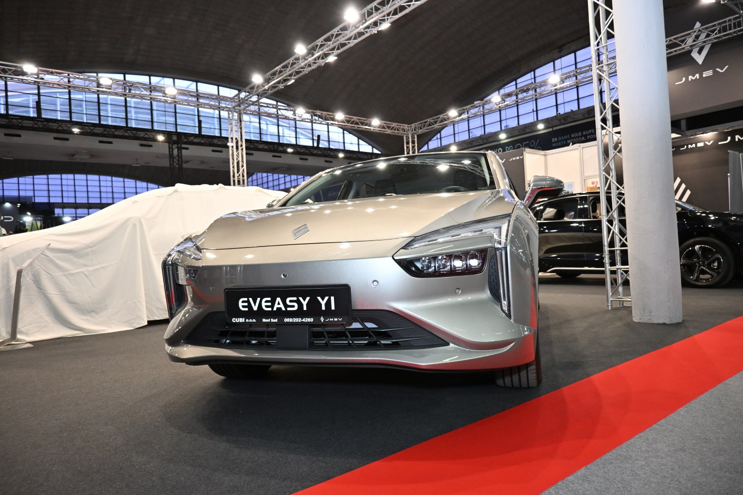 Modern front design with LED headlights