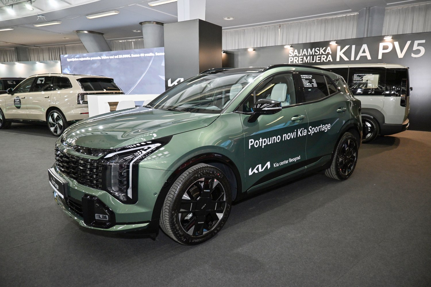 Distinctive front grille, LED headlights, and black alloy wheels on a modern SUV