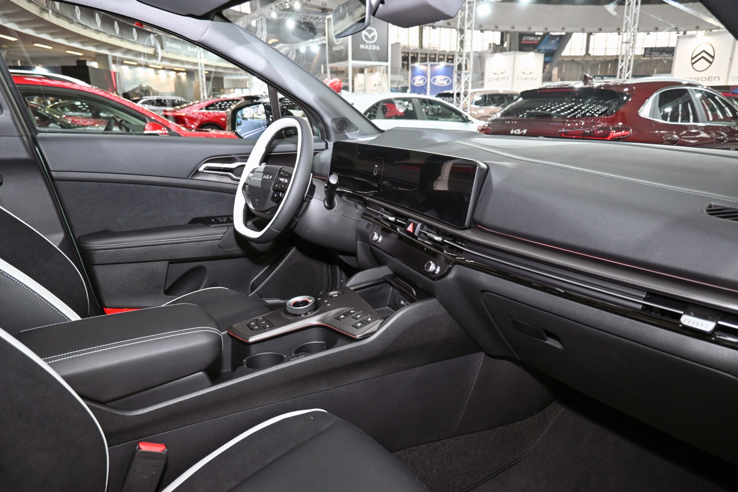 Digital dashboard and modern ergonomic interior layout