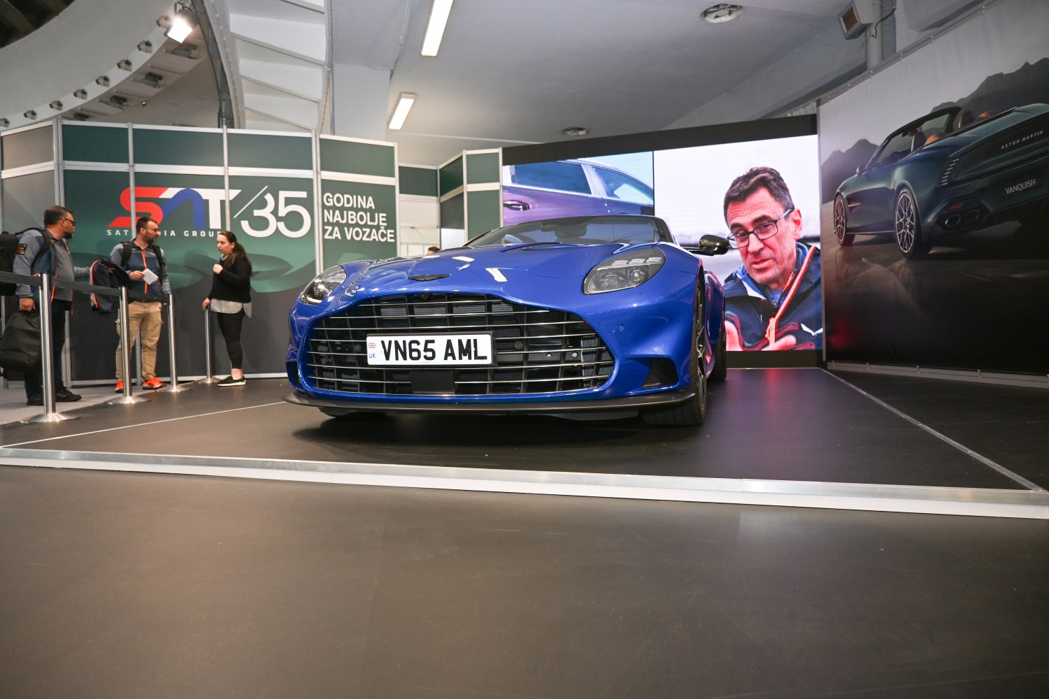 2025 Aston Martin Vanquish III Volante 2025 Aston Martin Vanquish III Volante Front View