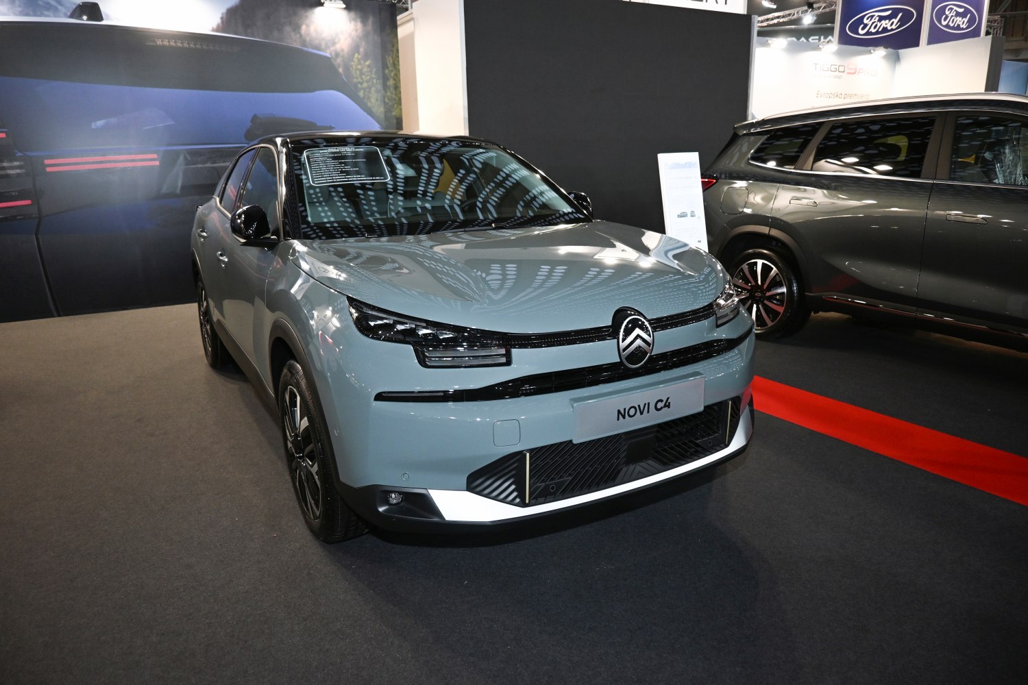 Front design and headlight cluster of a modern compact vehicle