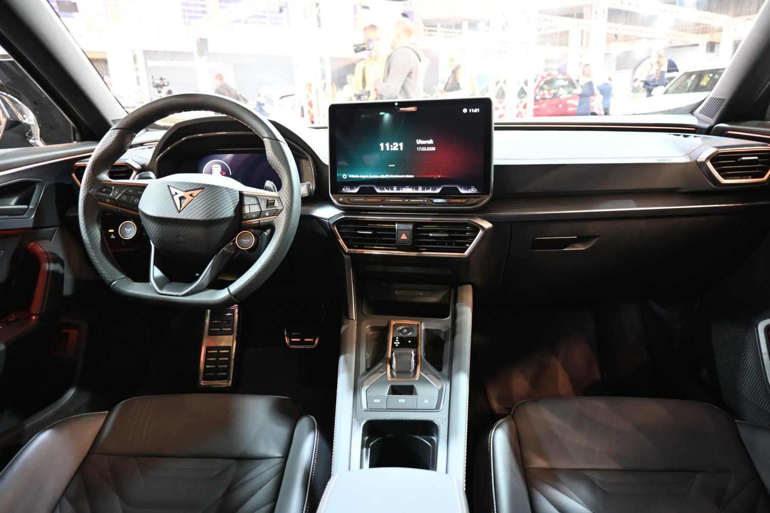 Digital dashboard and multimedia touchscreen with multifunction steering wheel