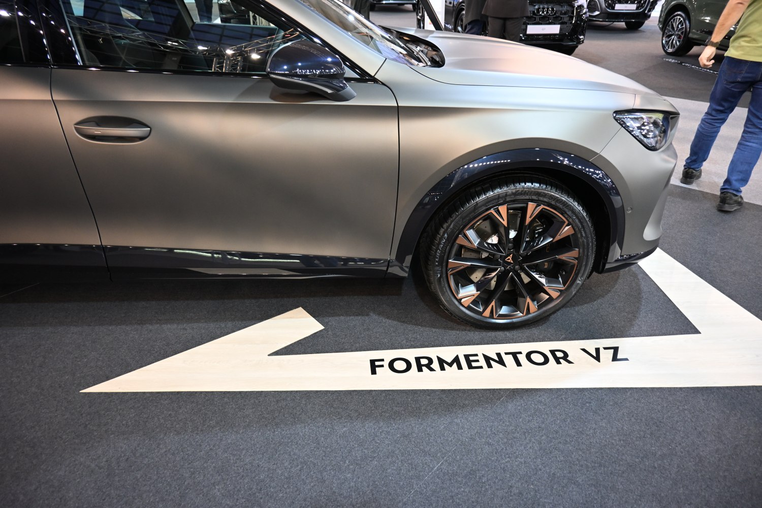 Front wheel and side profile with matte finish and alloy wheels