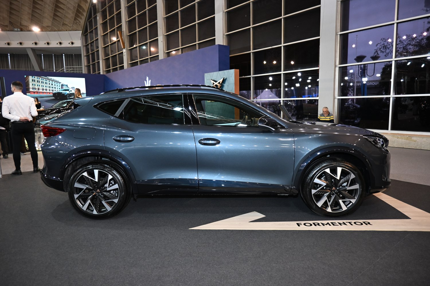 Side profile of an SUV with alloy wheels and modern sleek design