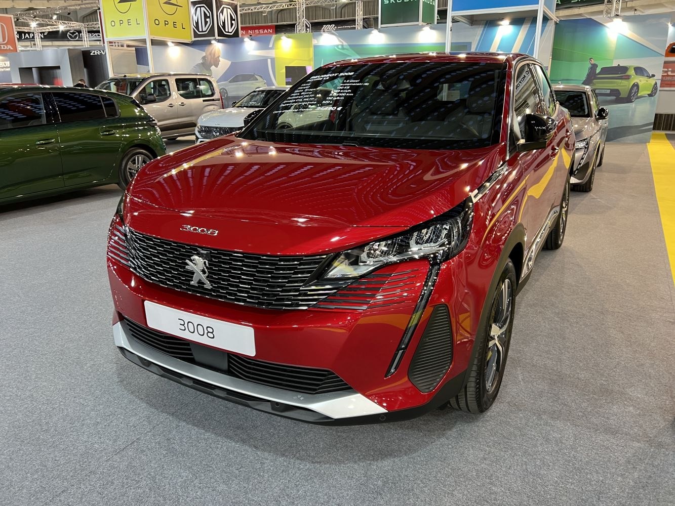 Bold front grille with sharp LED headlights and daytime running lights.