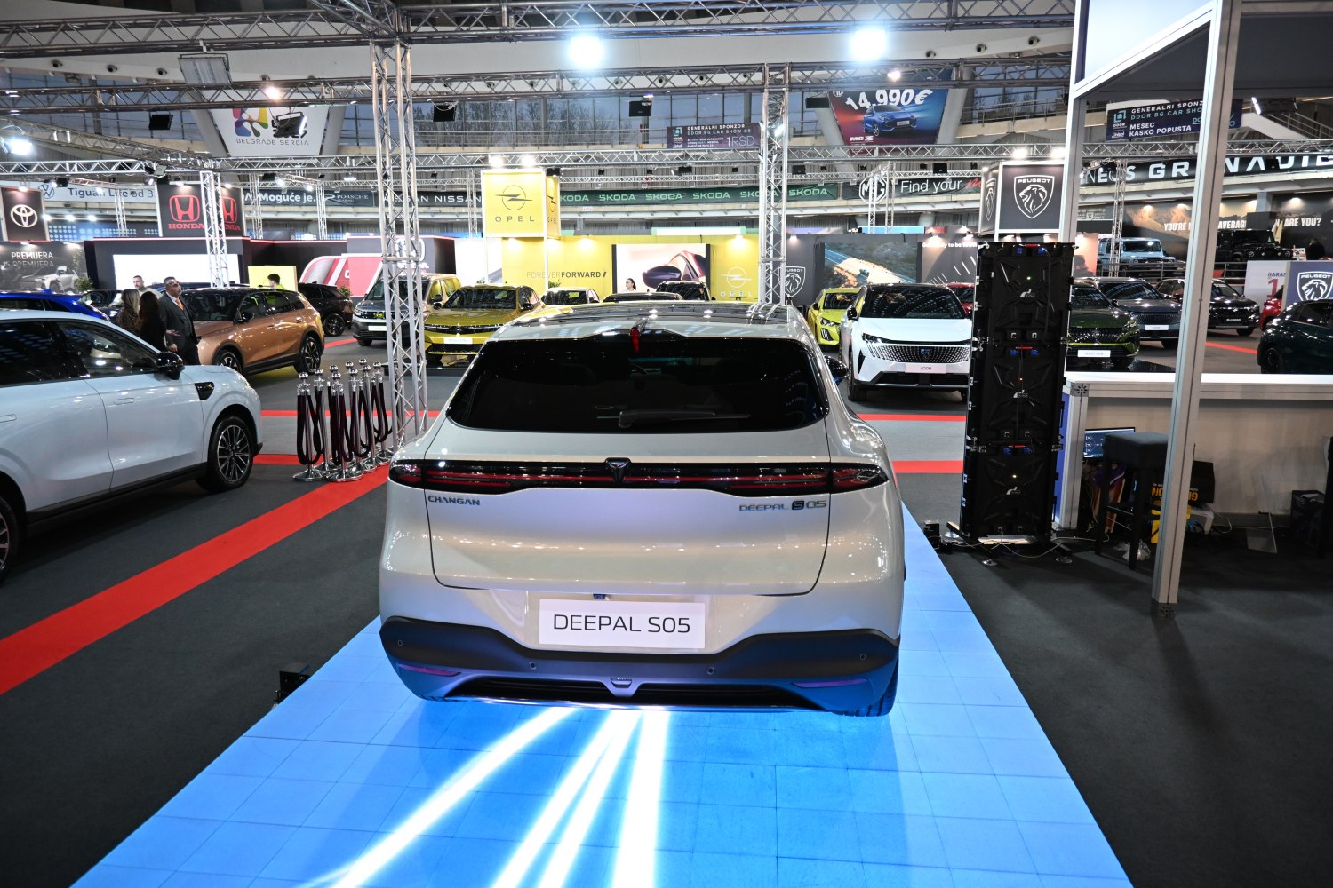 Rear view with continuous LED light bar and modern design