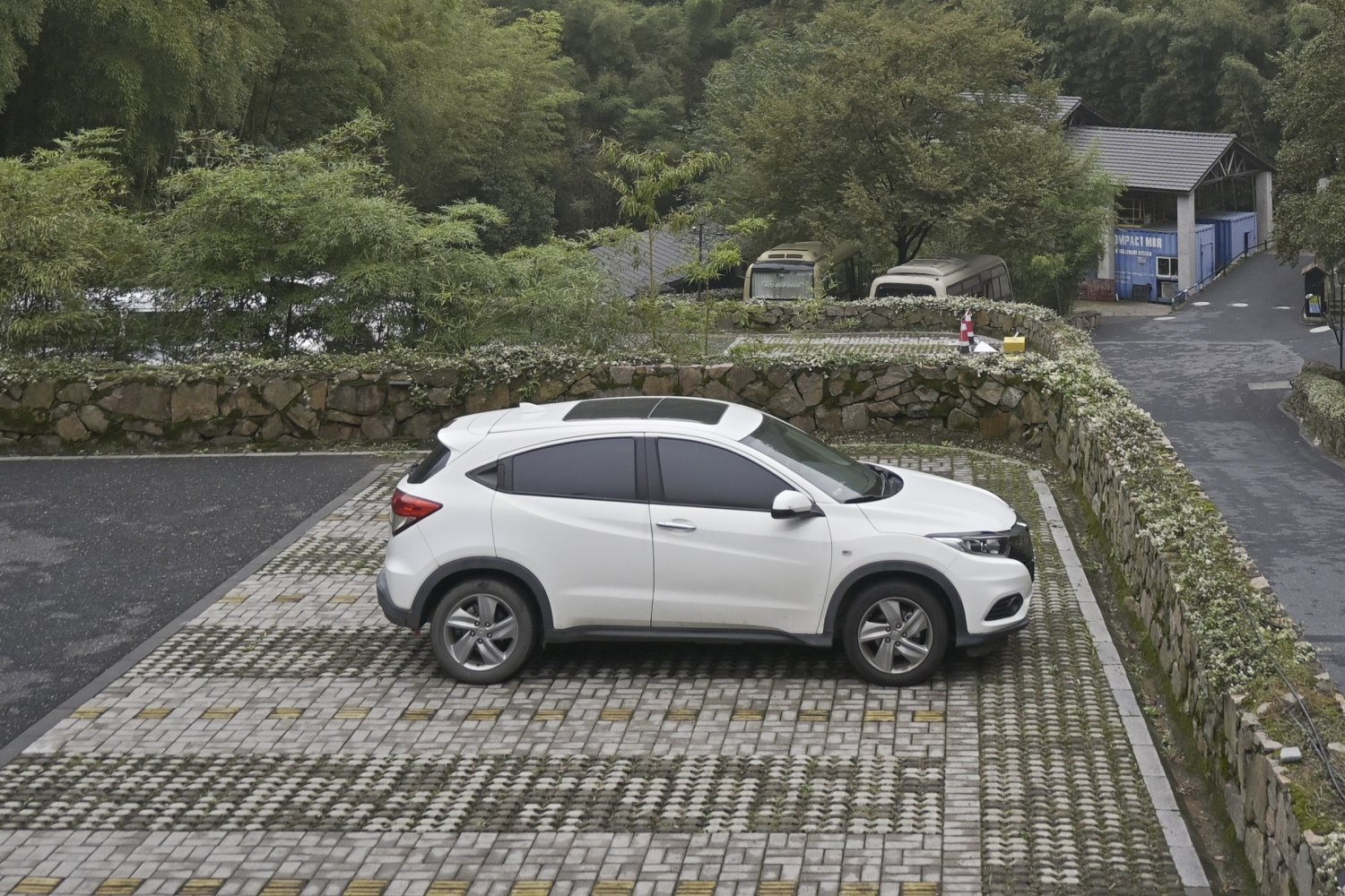 2018 Honda Vezel Side View Right