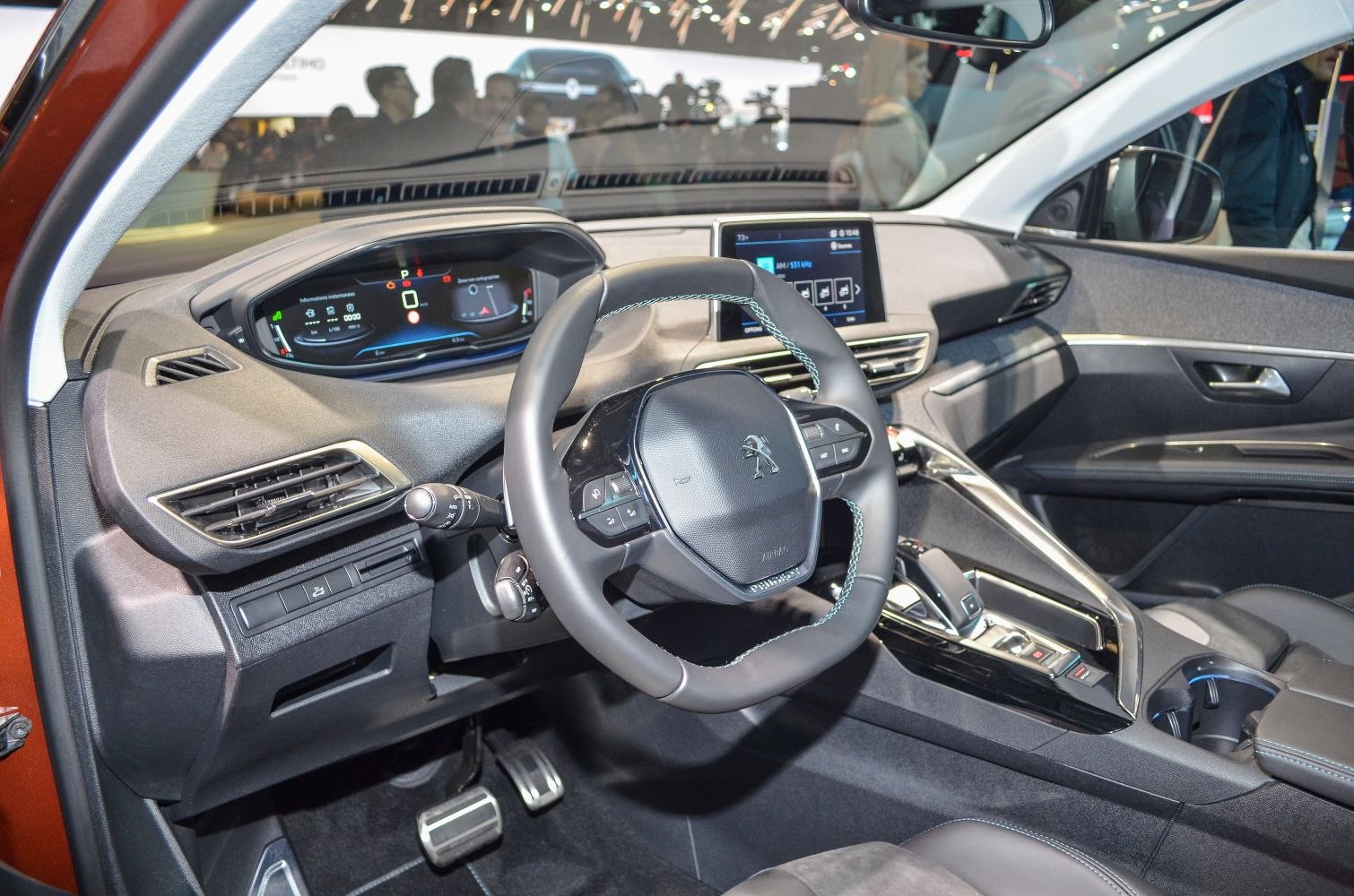 Digital dashboard and multifunction steering wheel with control buttons
