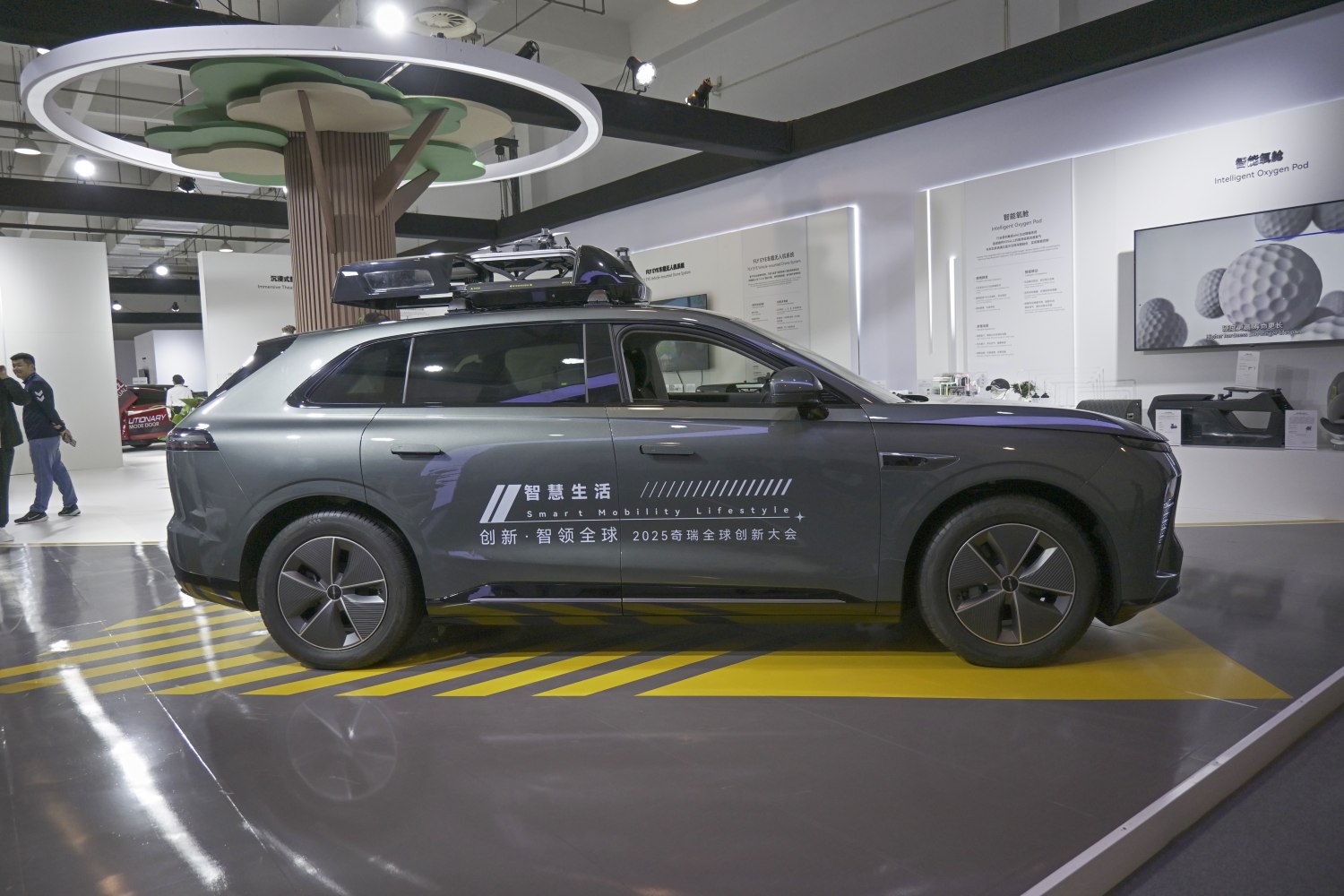 2024 Exeed Sterra ET Side View Right