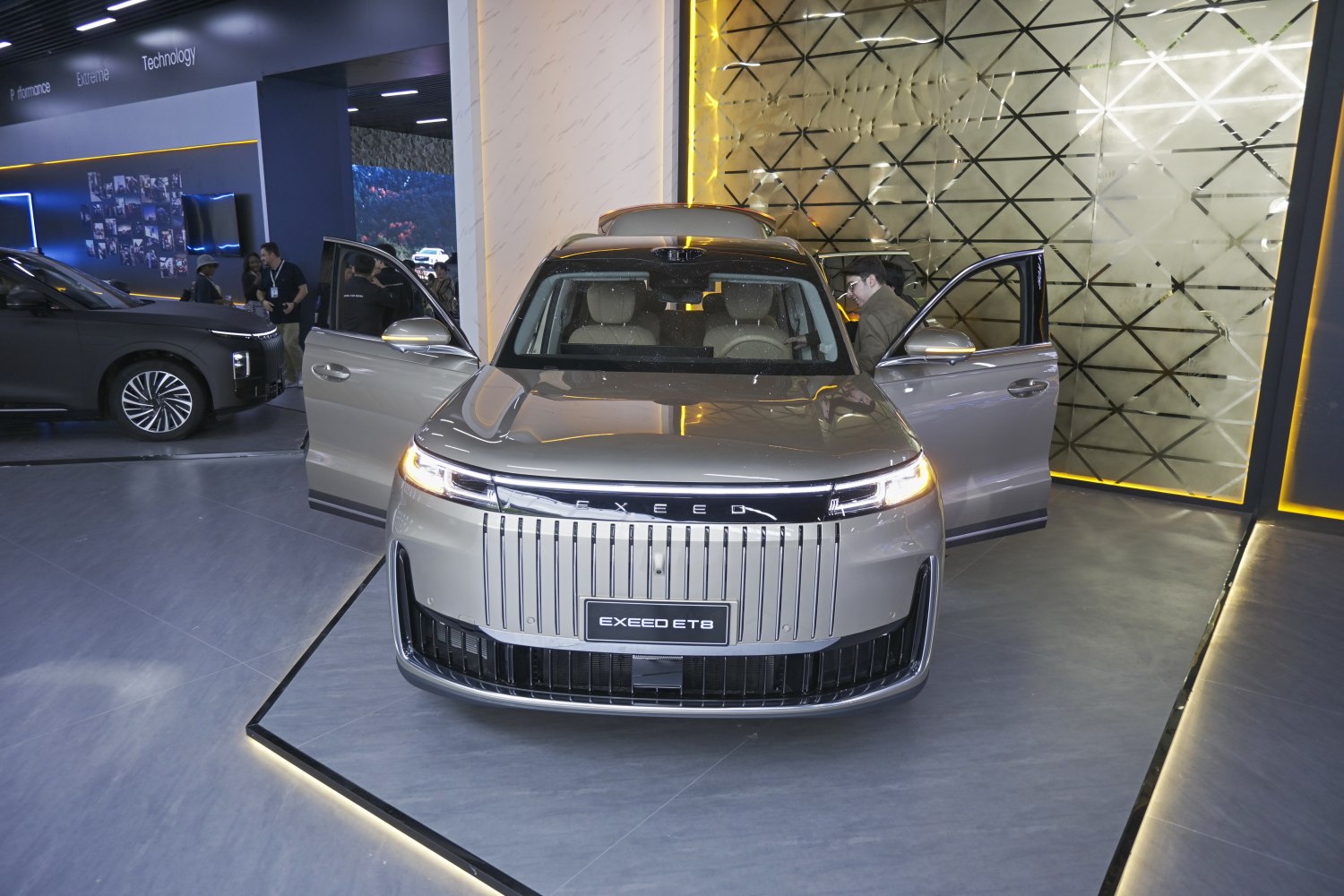 Front view with vertical grille and LED headlights