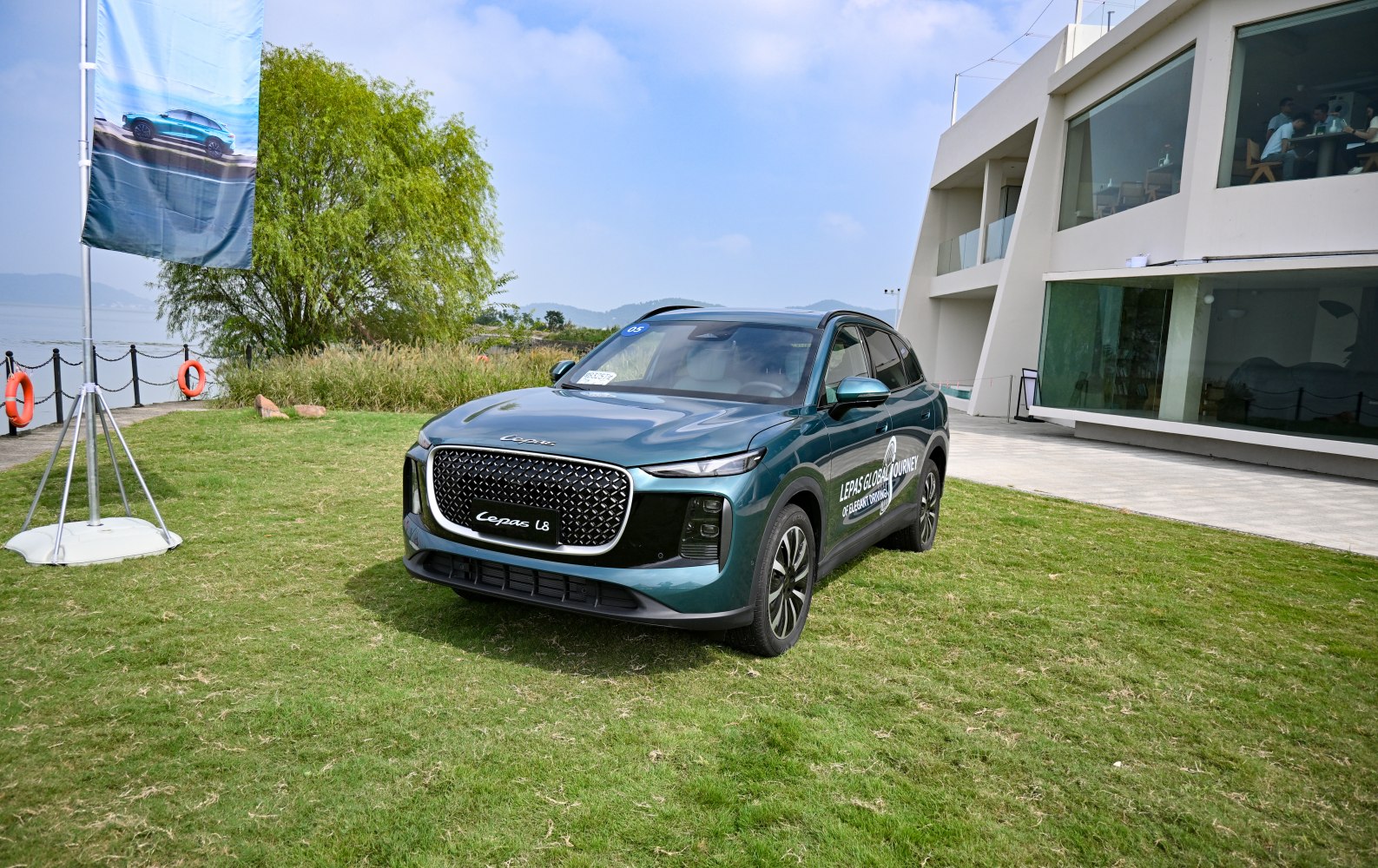 Front grille and slim LED headlights on mid-size SUV